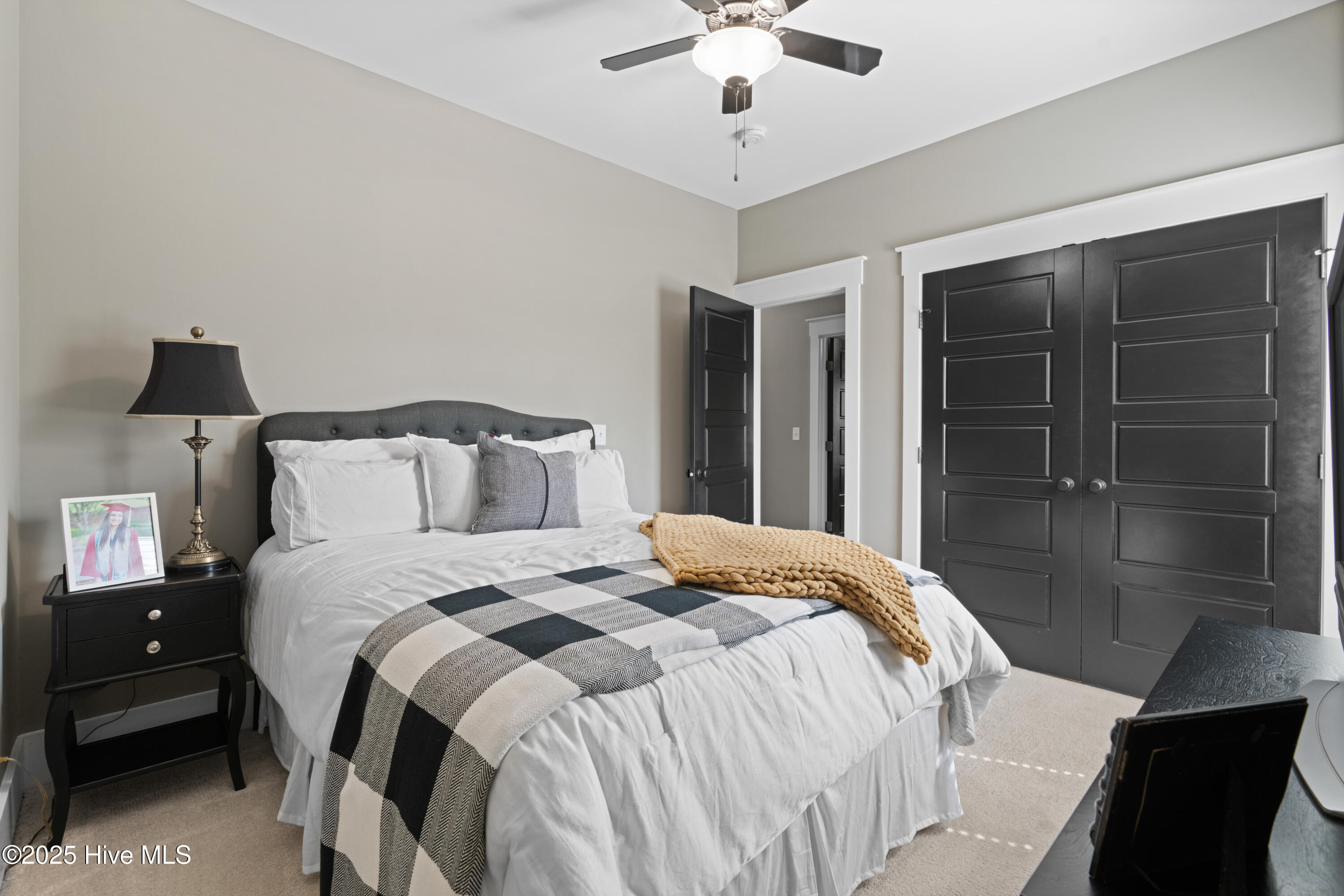 100543866 | Photo 49