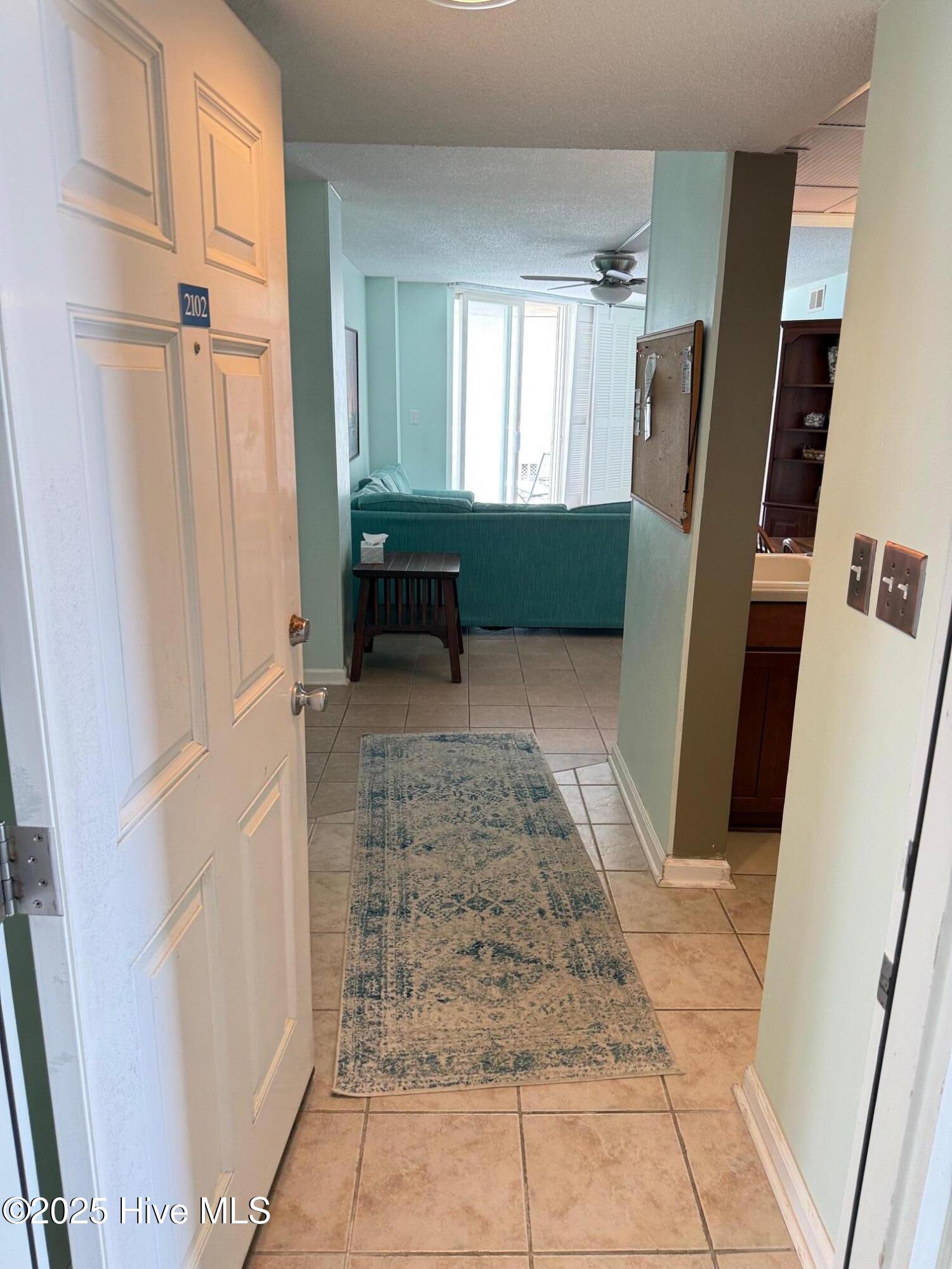 100501341 | Photo 18