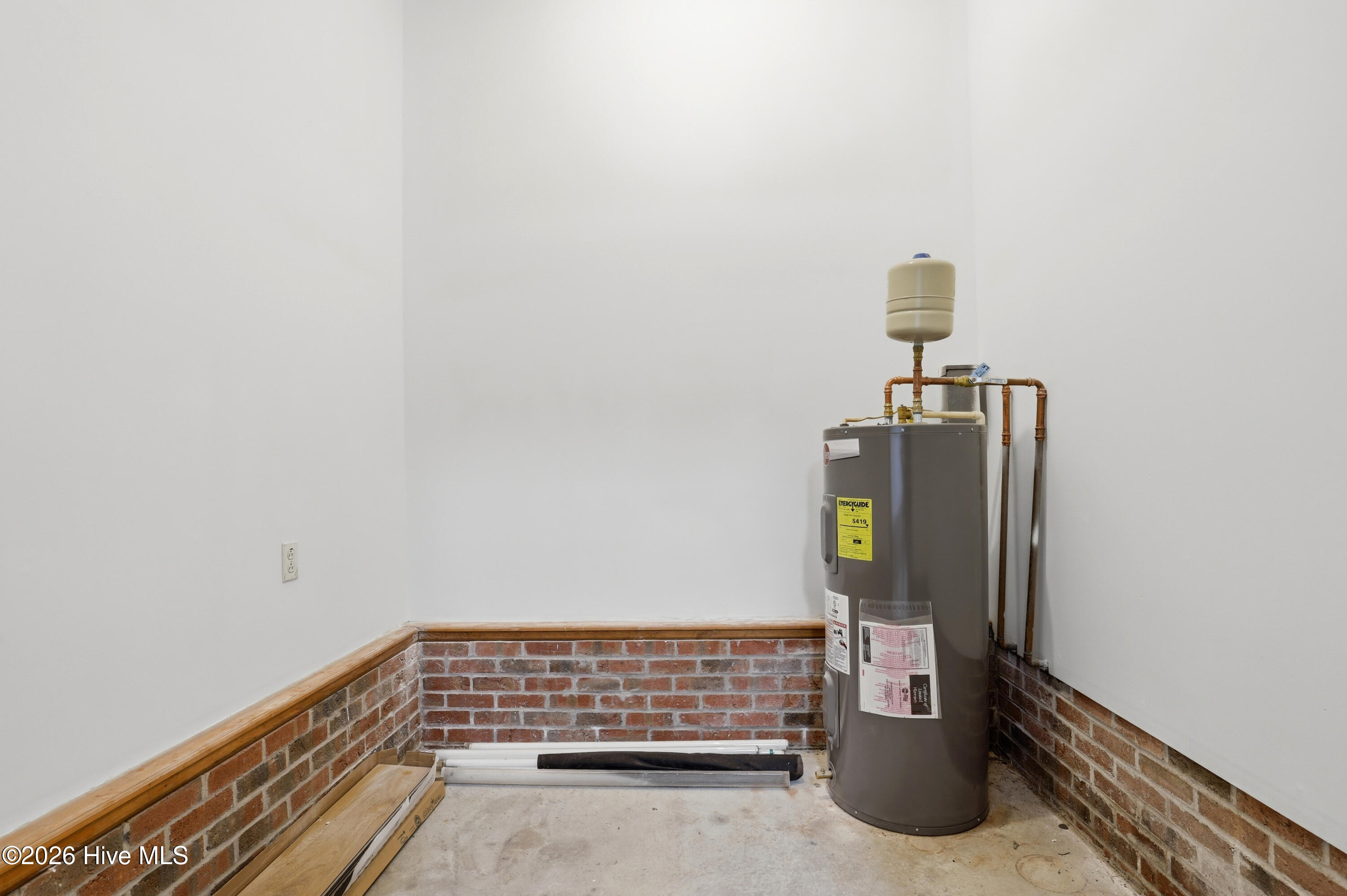 39-110 N Pointe Dr-39