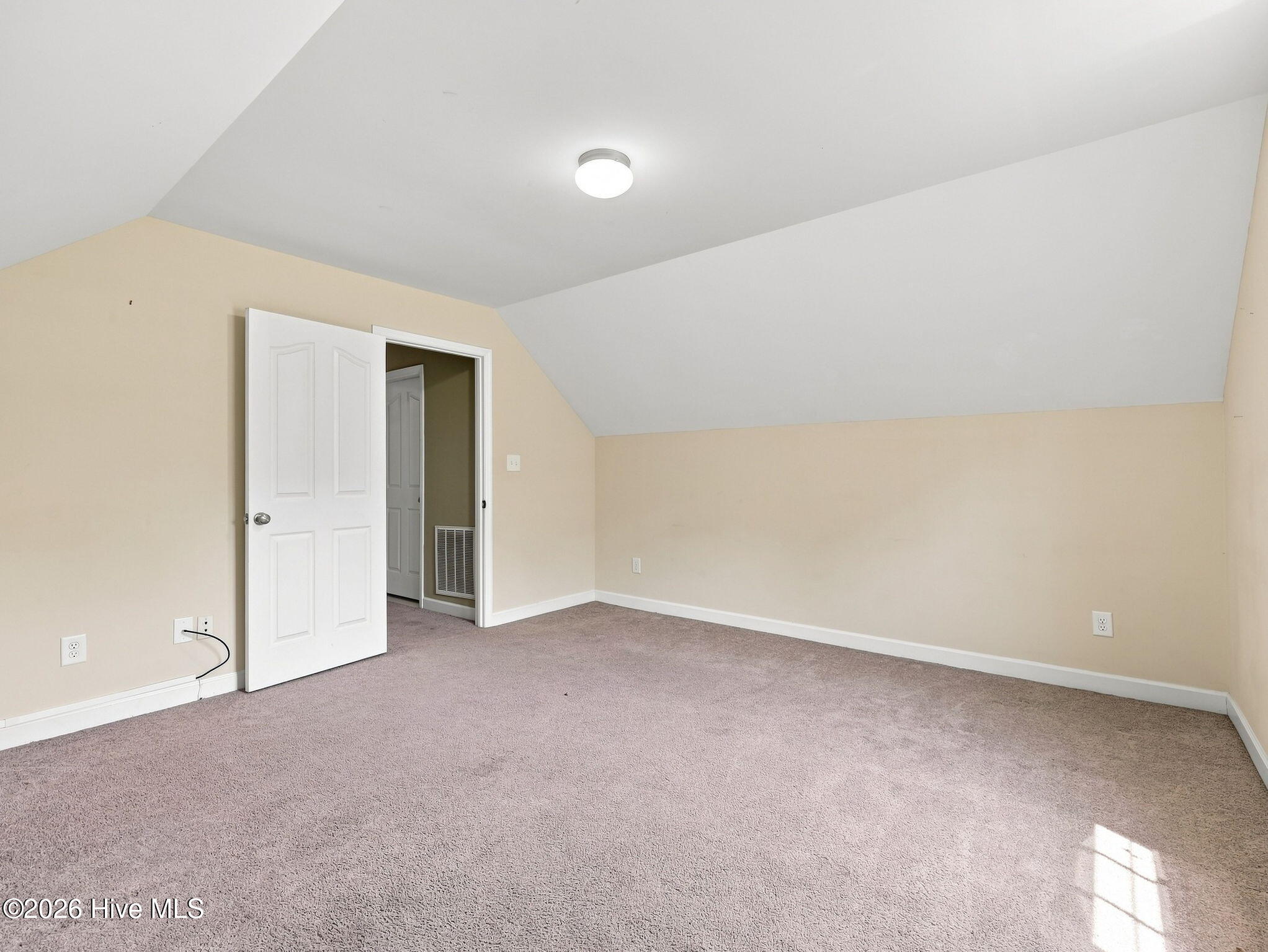 302 Squire Court,Maple Hill