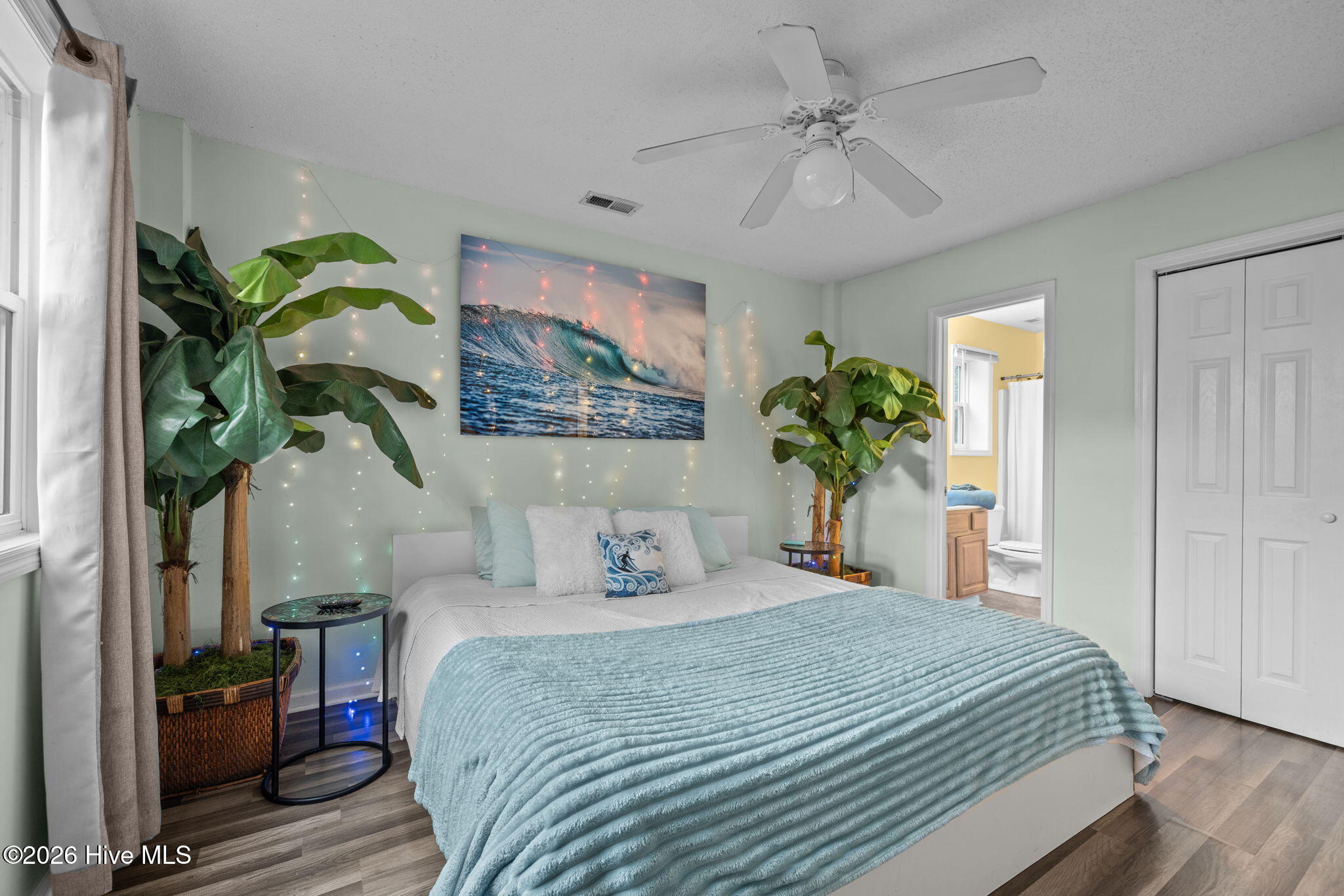 100545721 | Photo 25