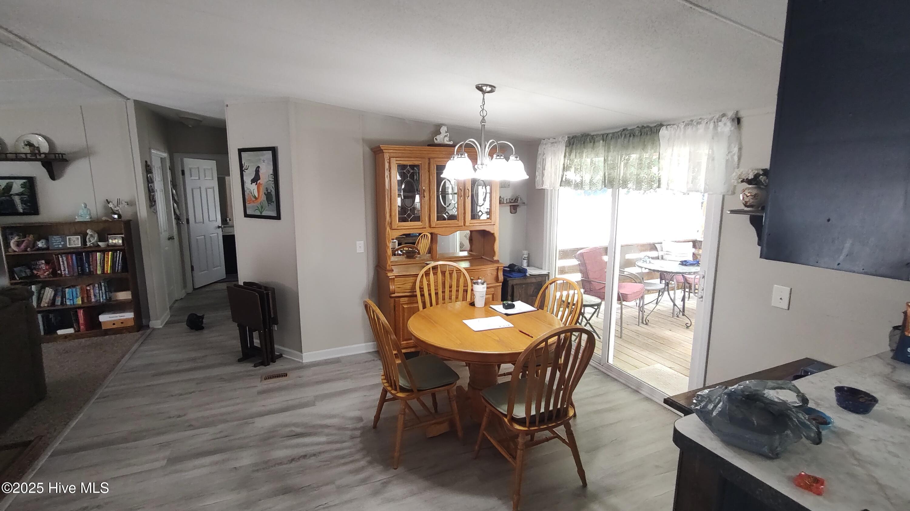 100532418 | Photo 19