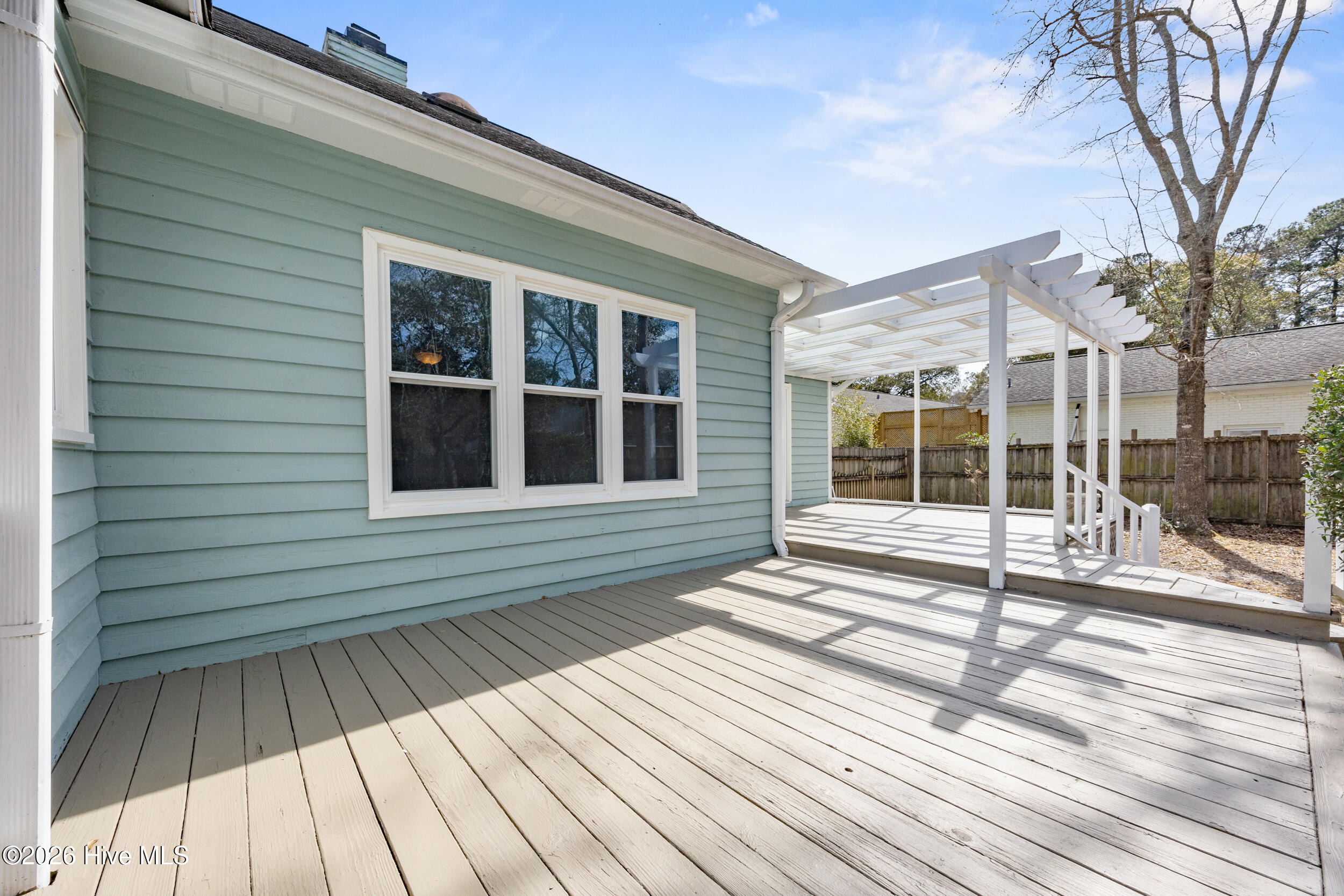 100558264 | Photo 49