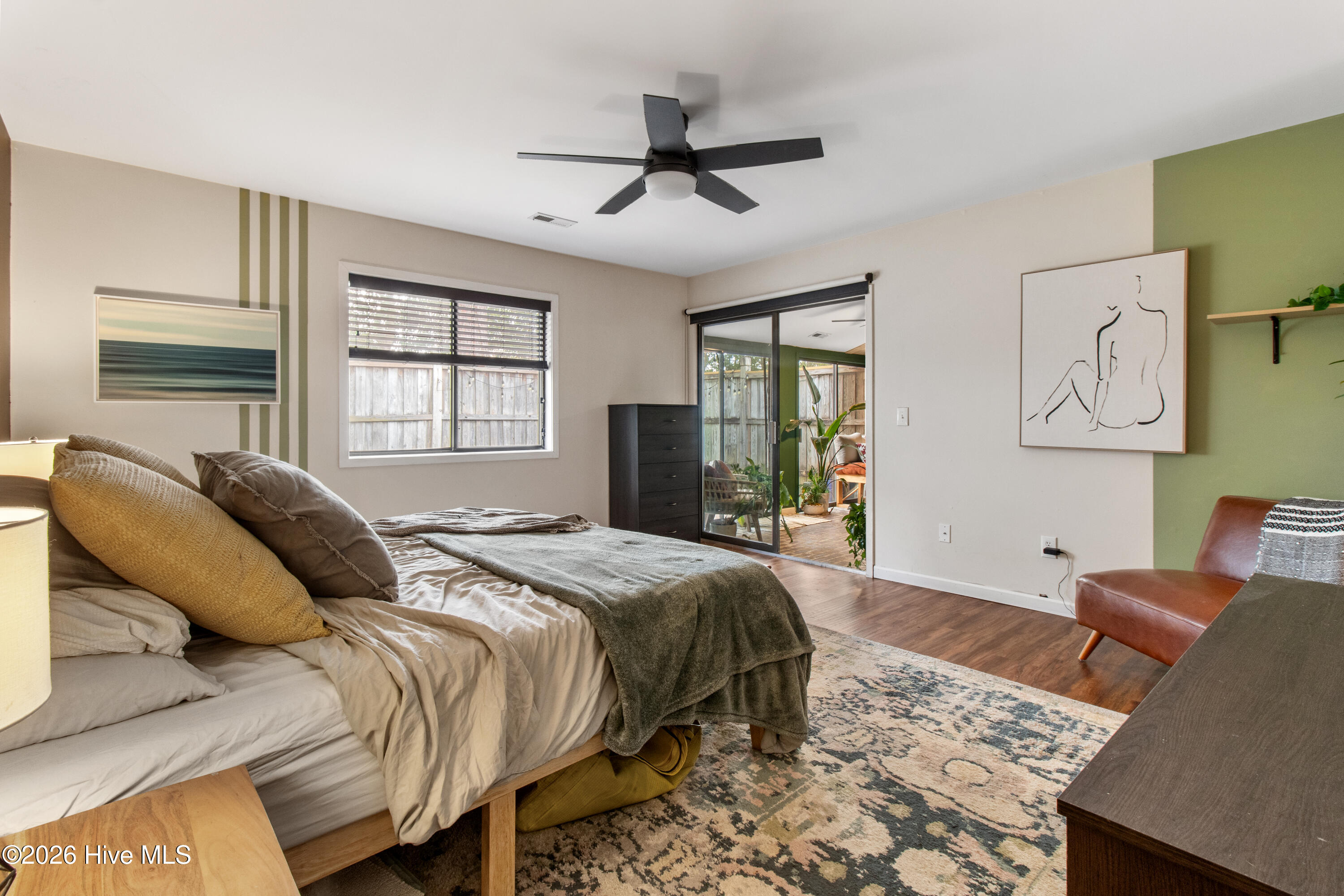 100552704 | Photo 18