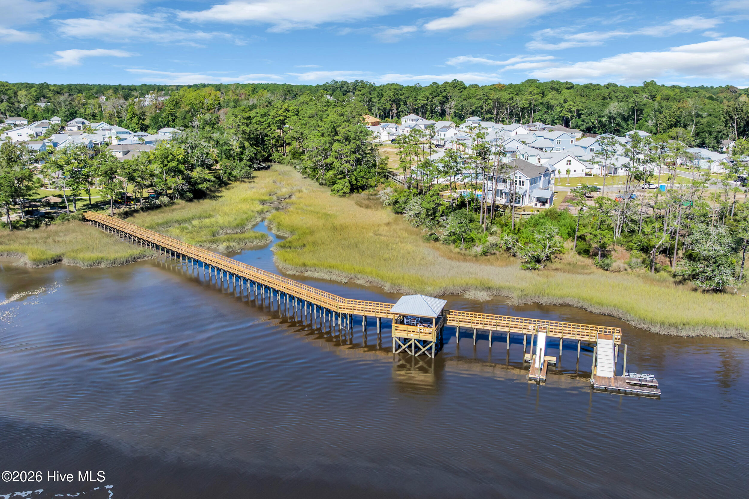 100564588 | Photo 43