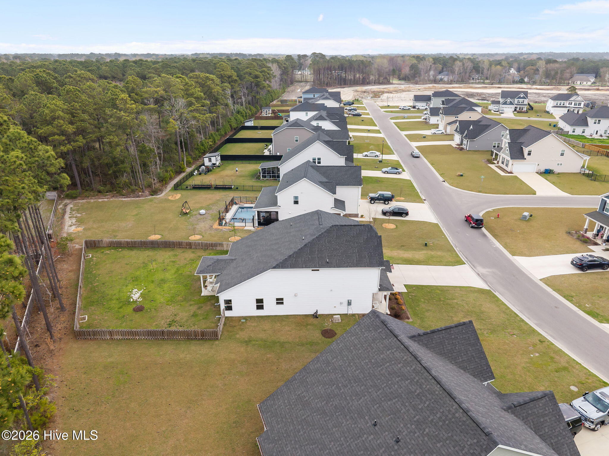 100562979 | Photo 42