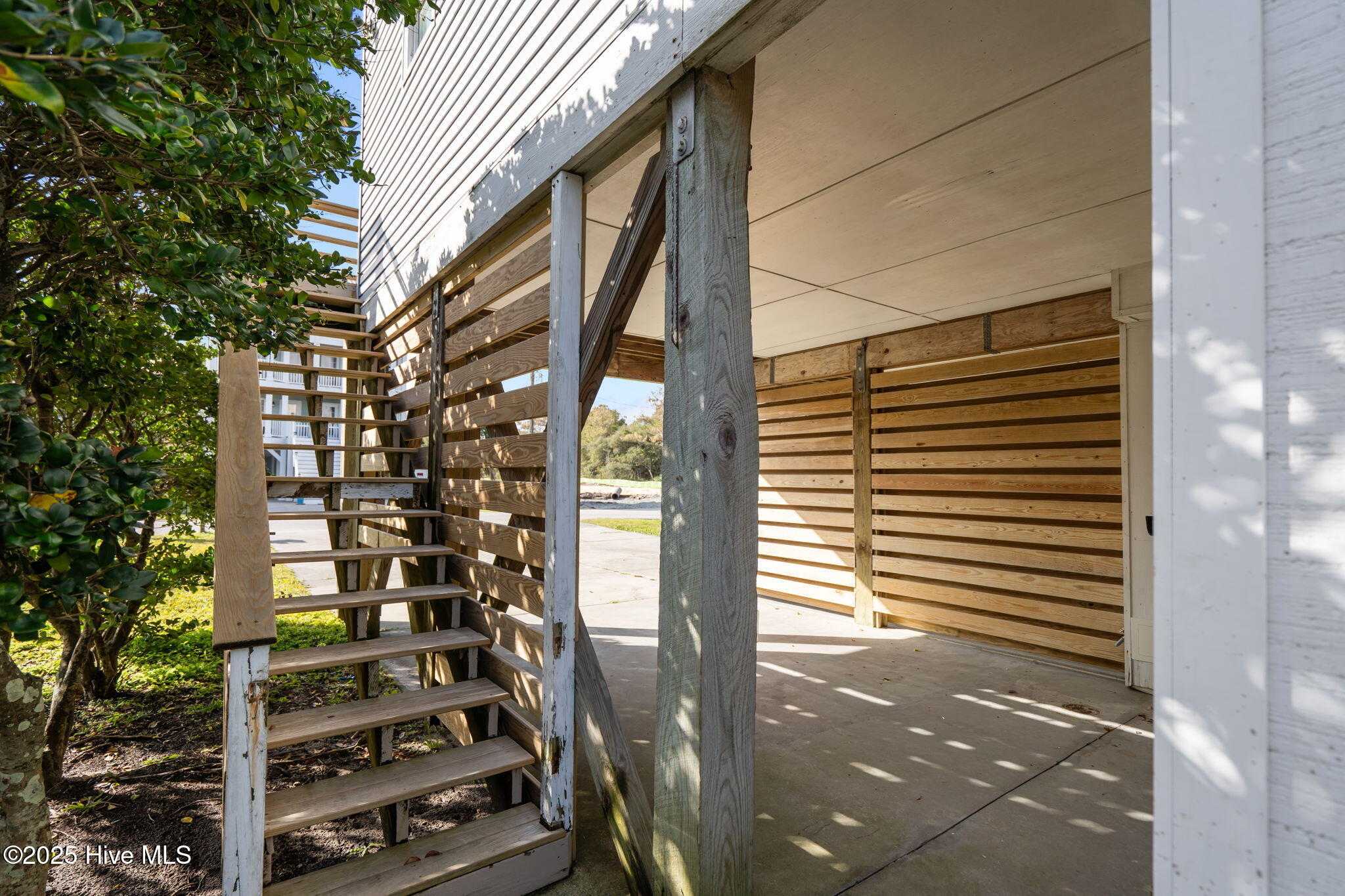 100544620 | Photo 76