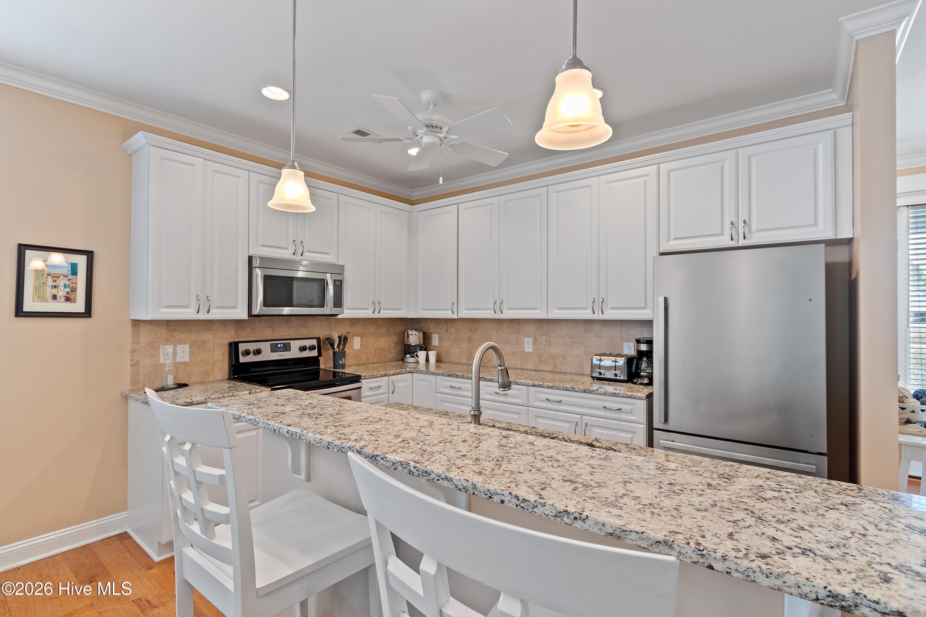 100549394 | Photo 16