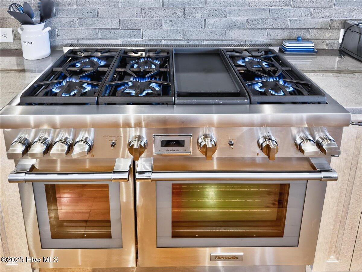 100540926 | Photo 23