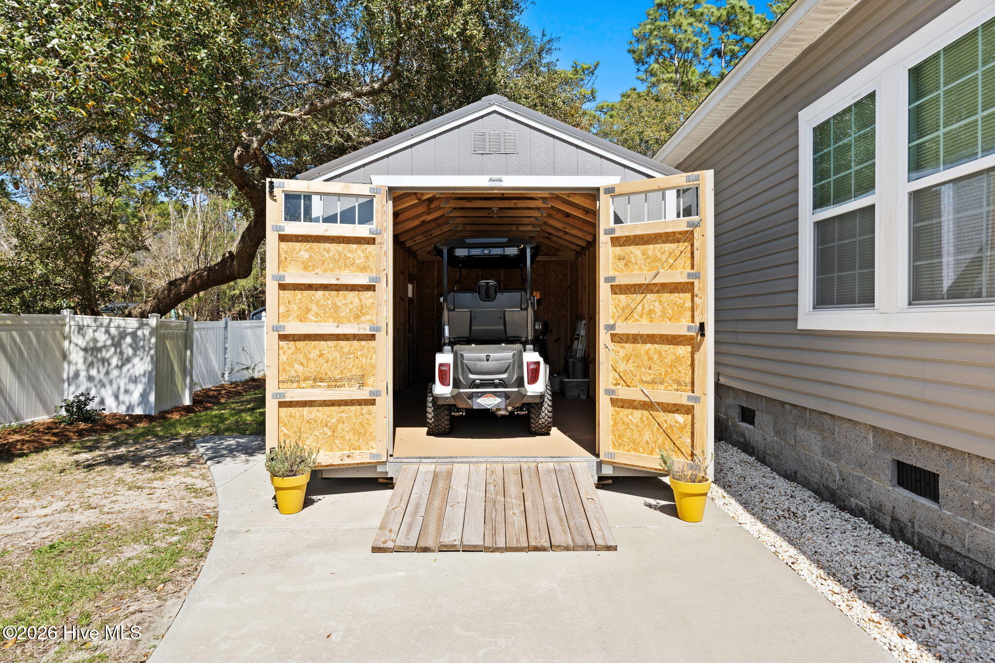 100545035 | Photo 32