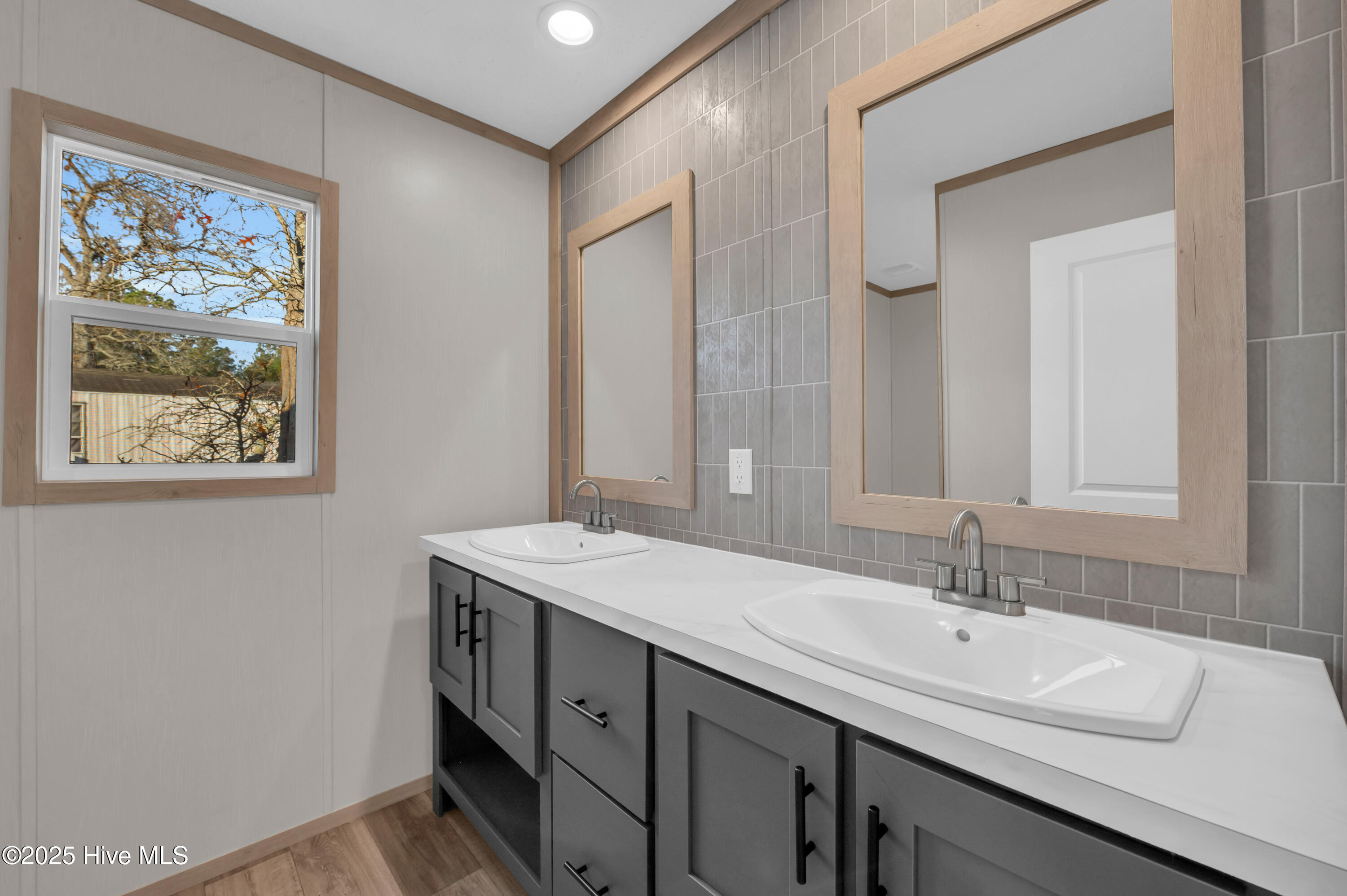 100545094 | Photo 18