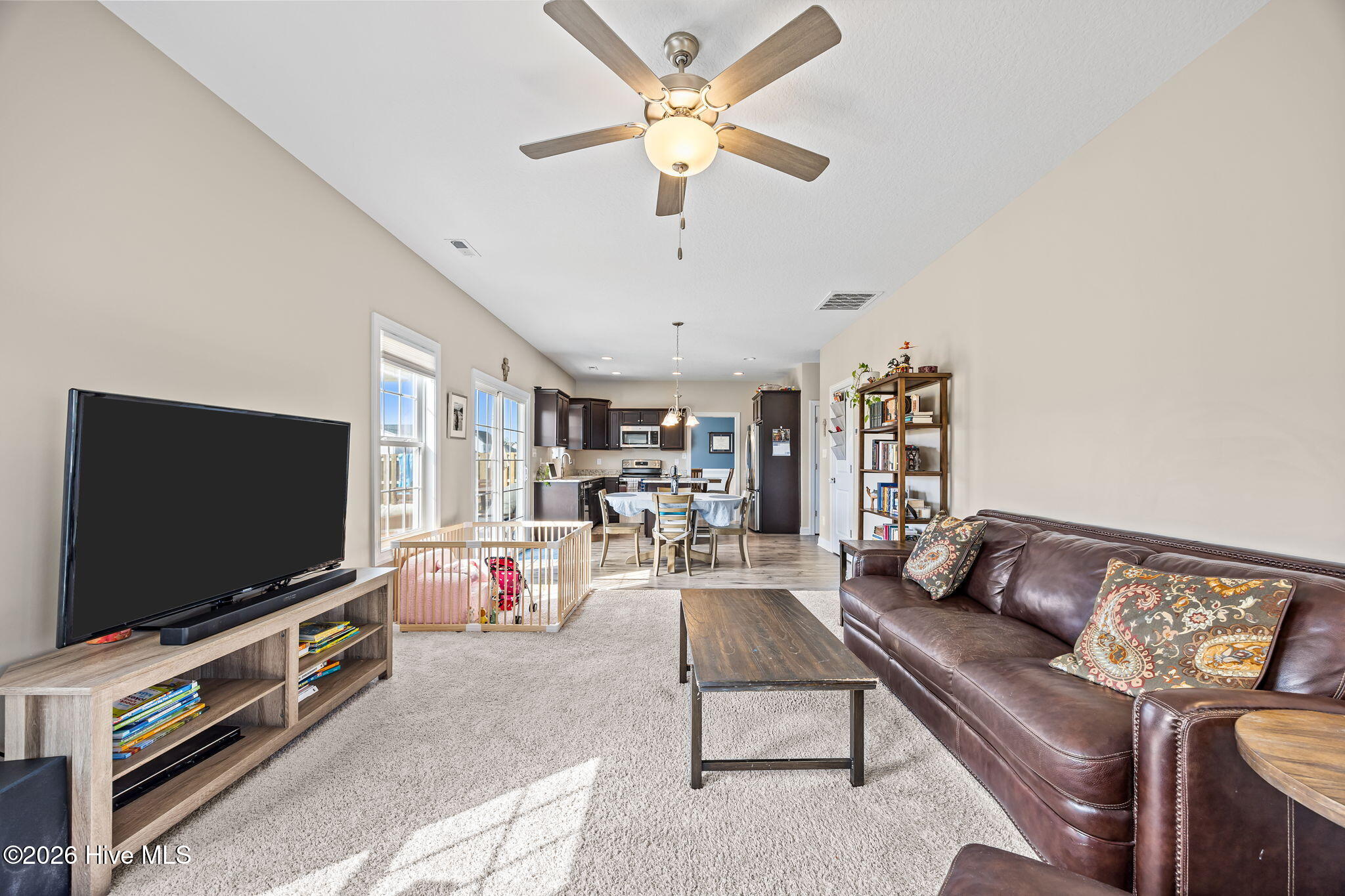 100566991 | Photo 23