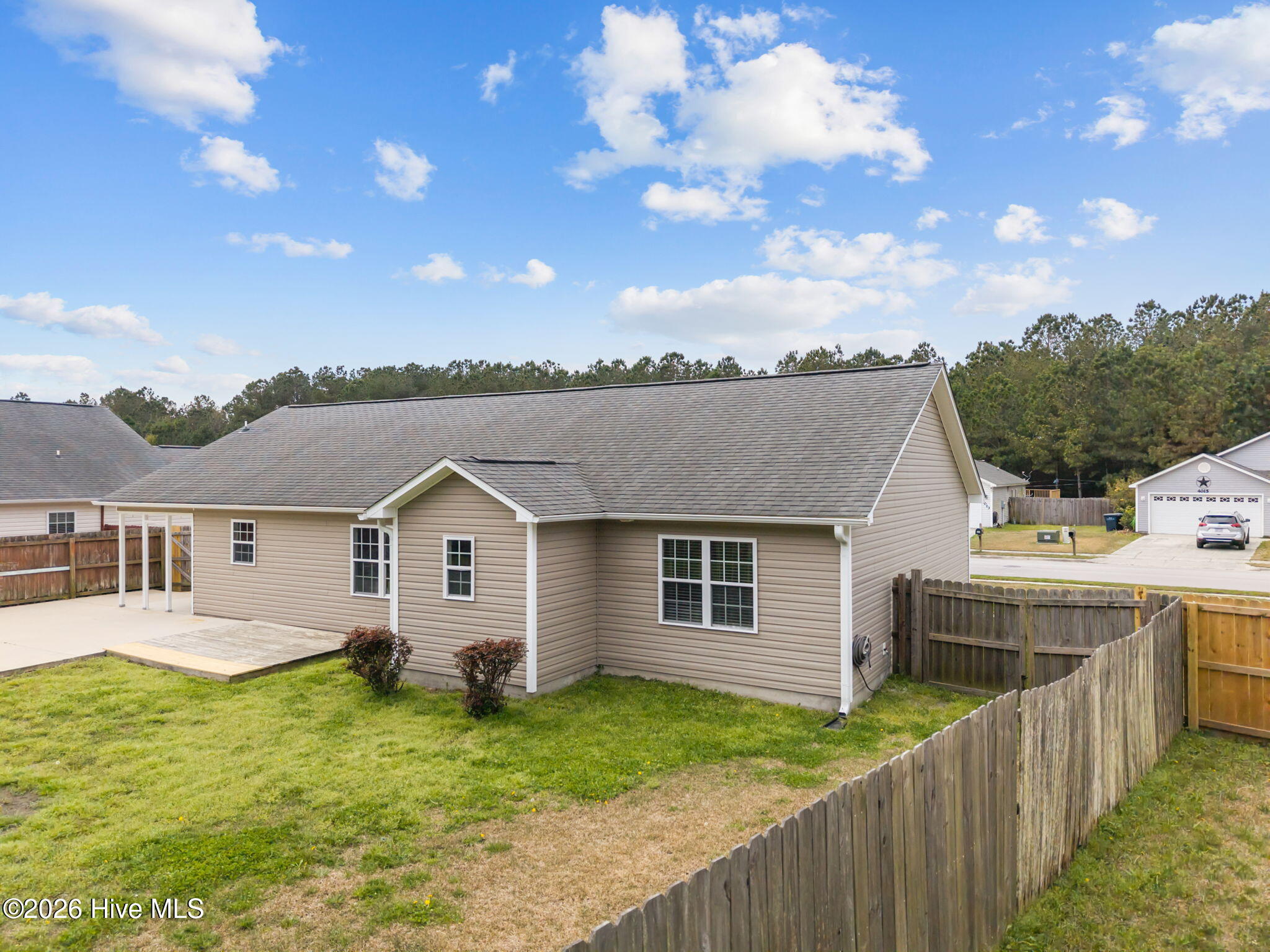 100561505 | Photo 33