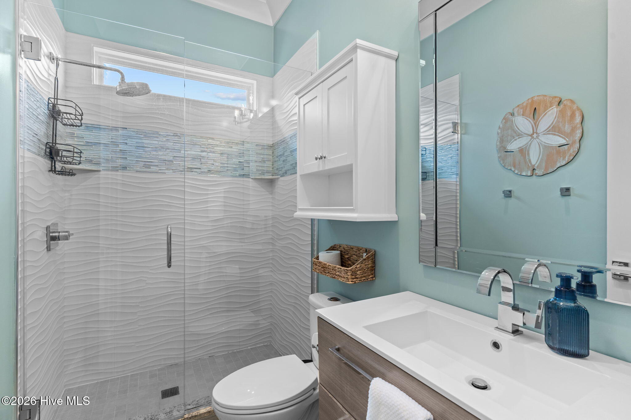 100557179 | Photo 30