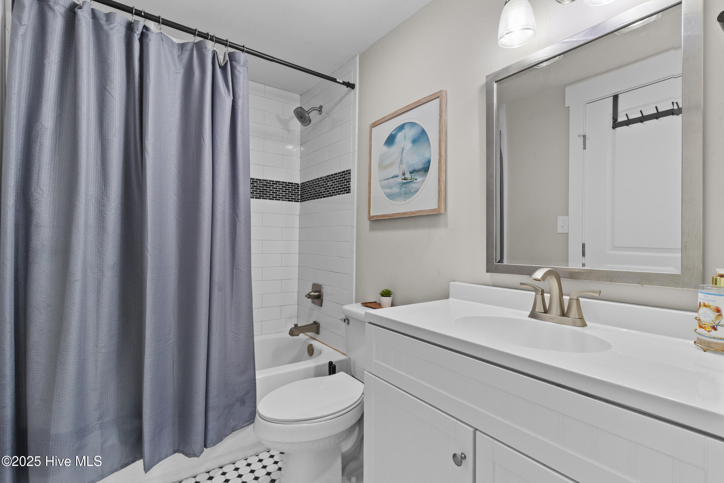 100557654 | Photo 16