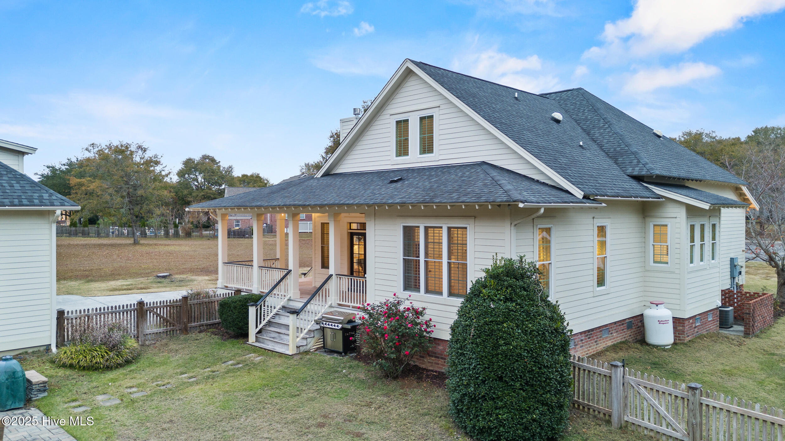 100543217 | Photo 70