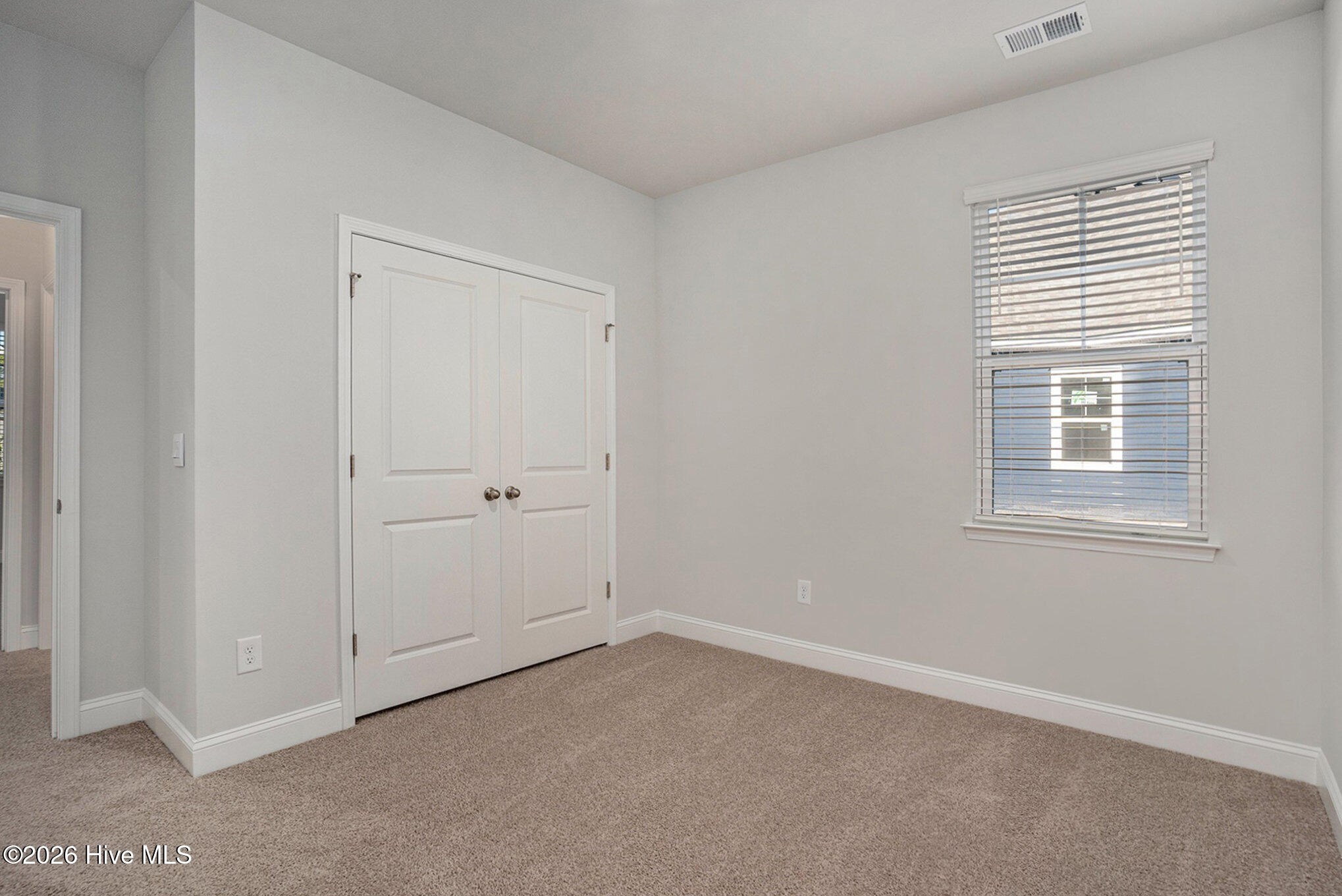 100543627 | Photo 24