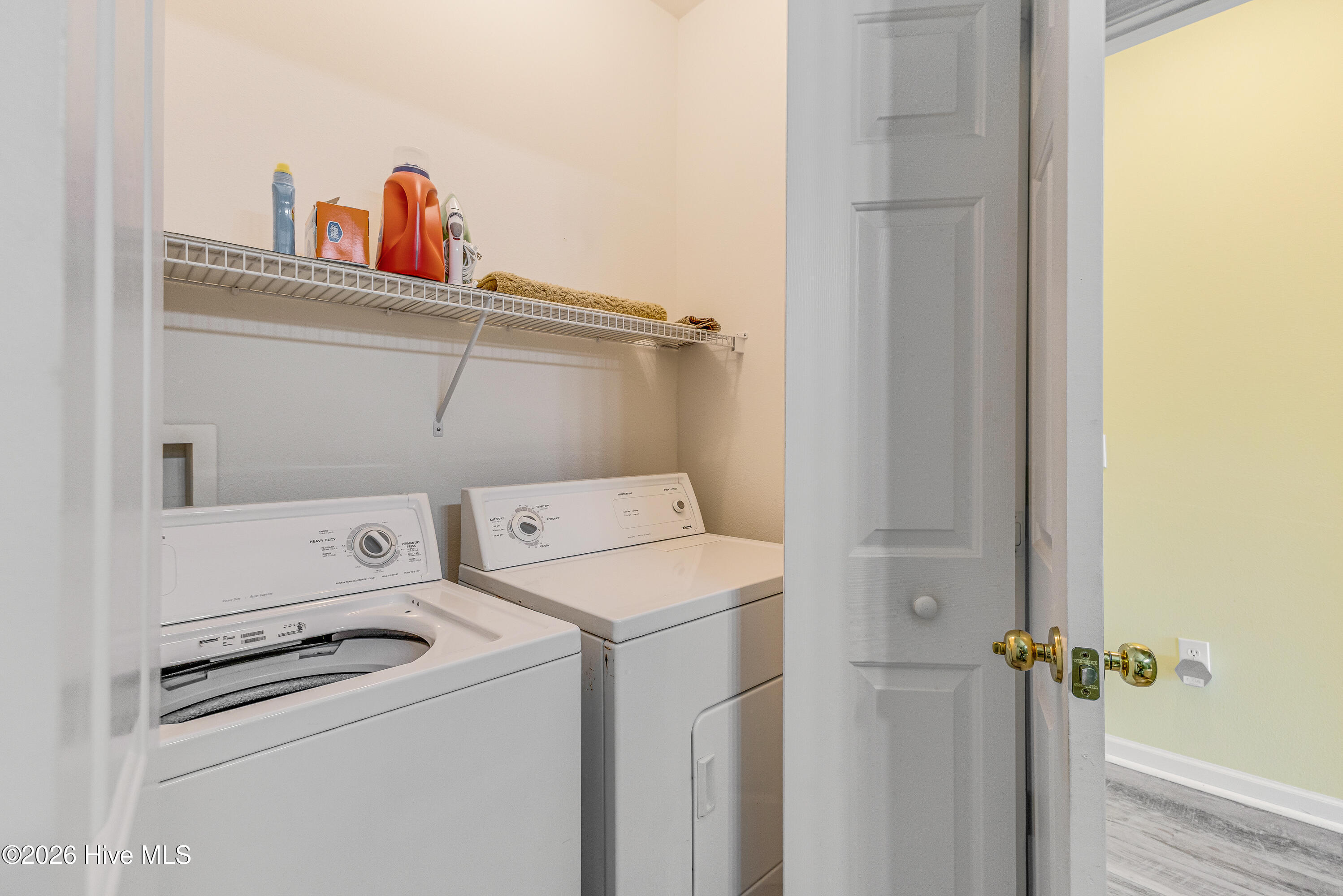 100560351 | Photo 25