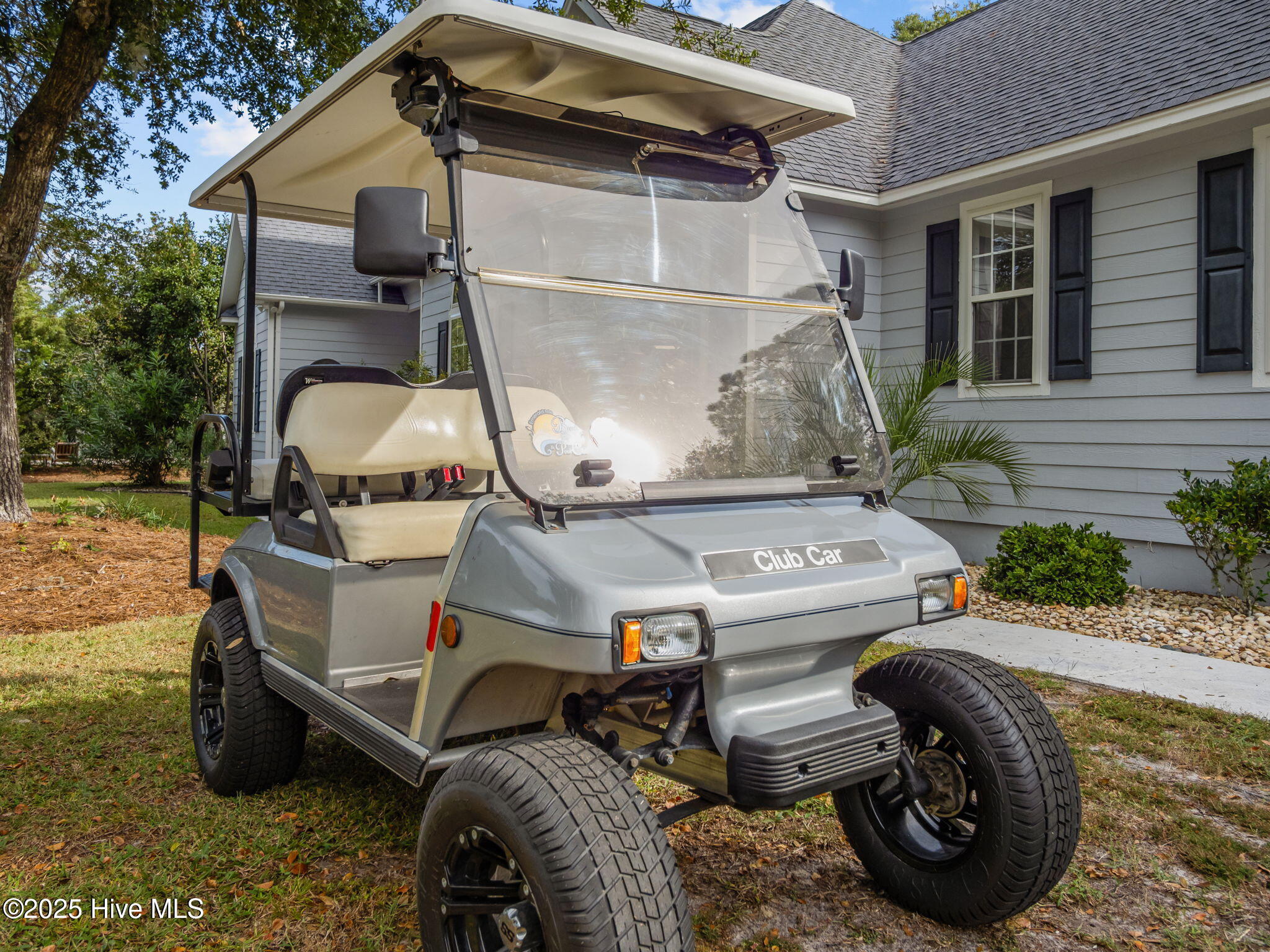 100519195 | Photo 35