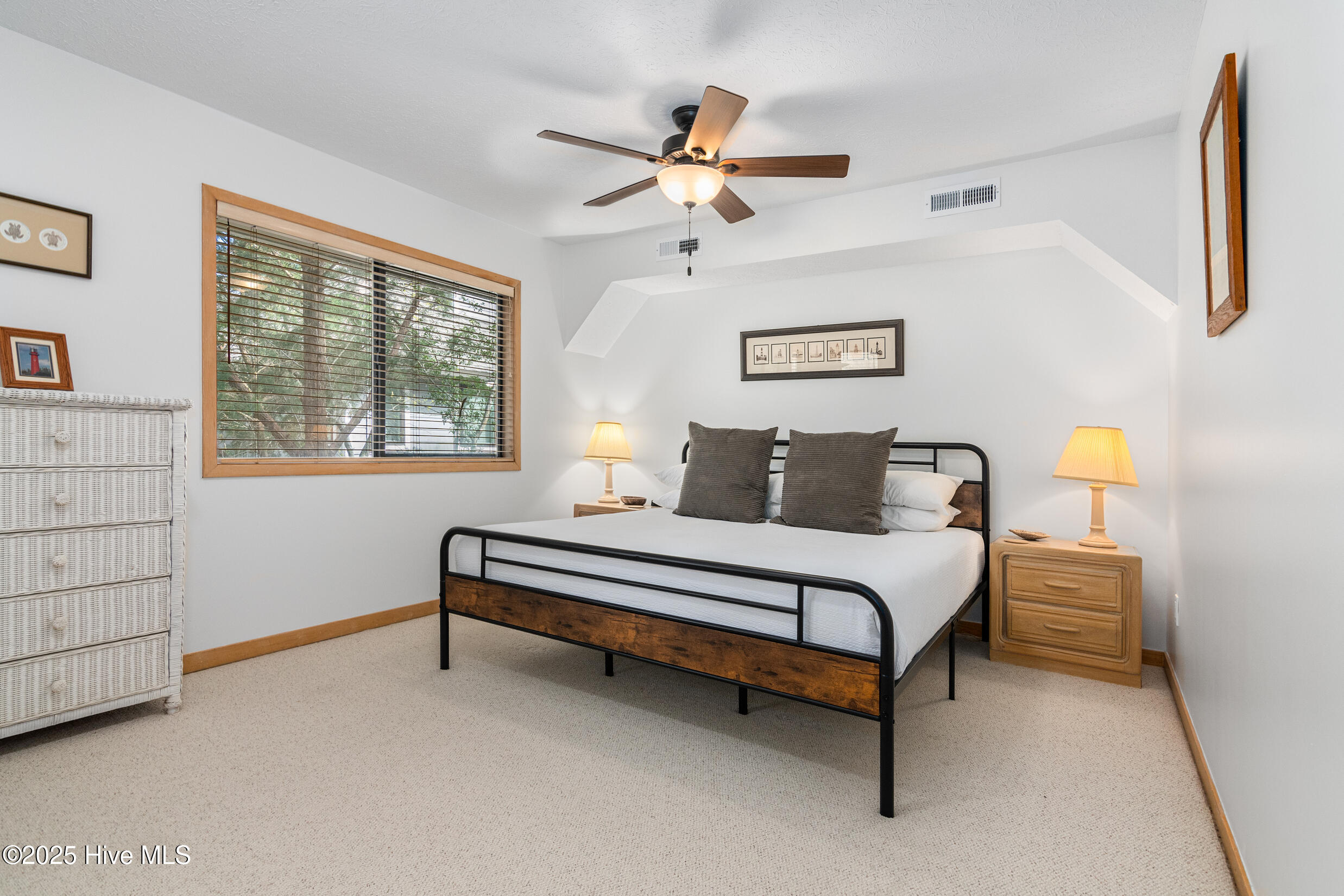 100526101 | Photo 17