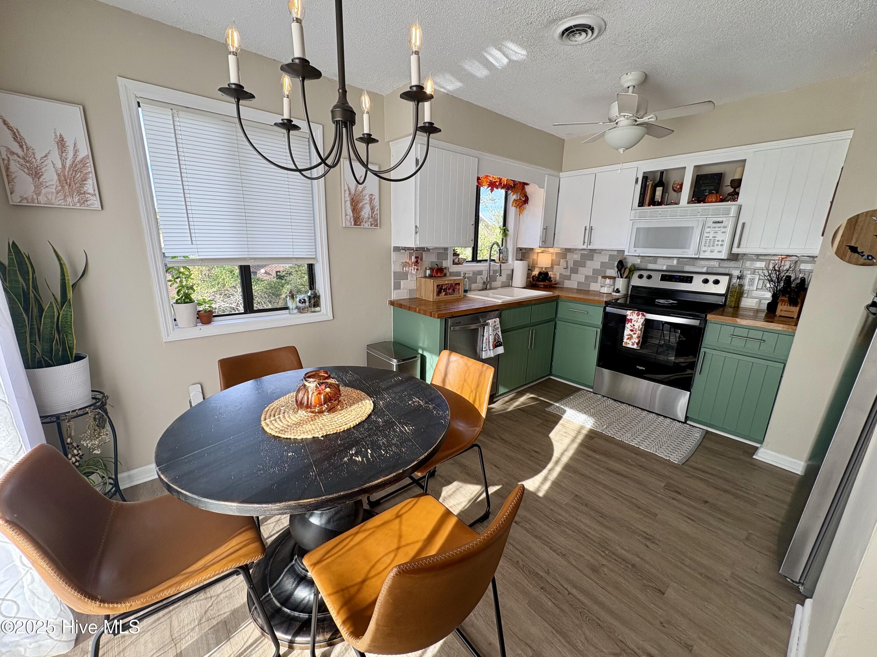 100538040 | Photo 10