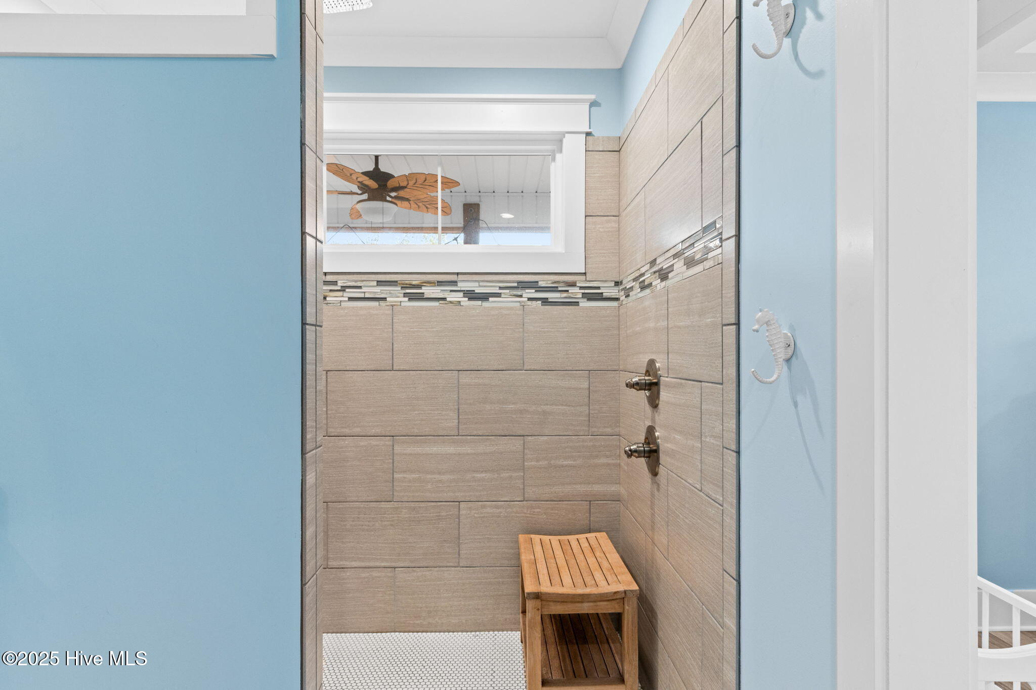 100543209 | Photo 32