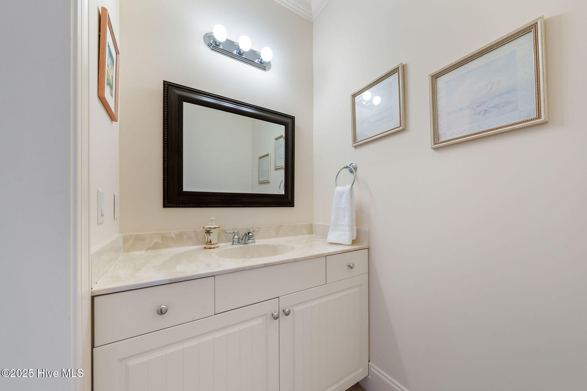 100532416 | Photo 46