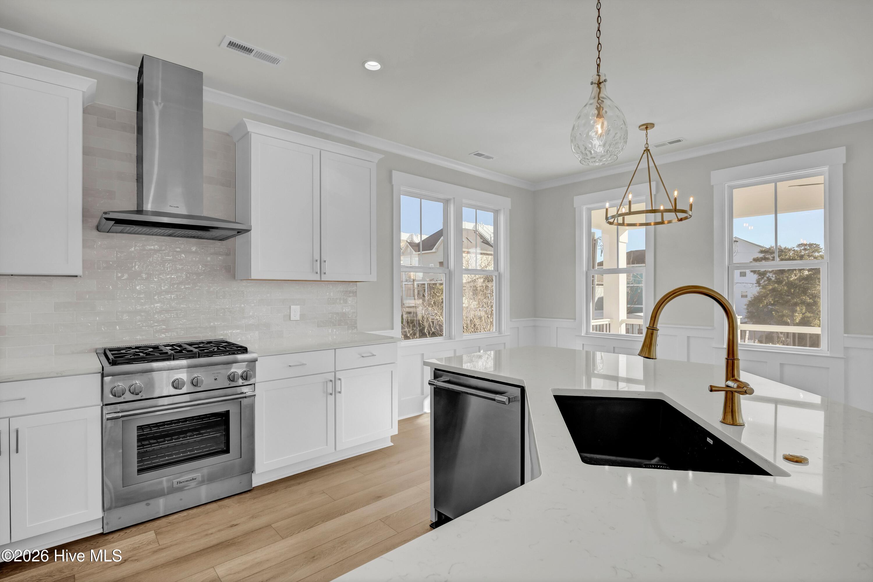 100547771 | Photo 16