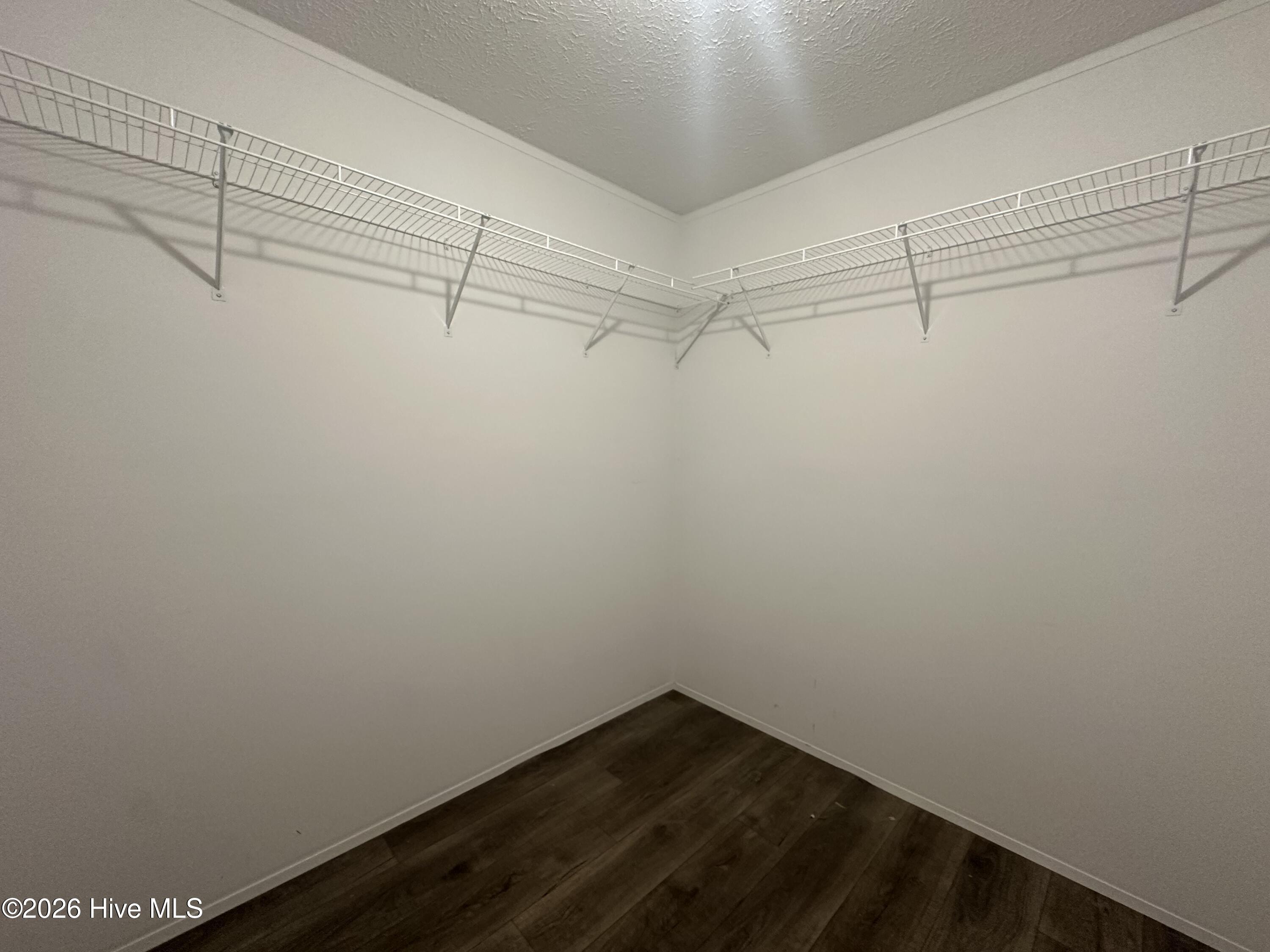 100550398 | Photo 21