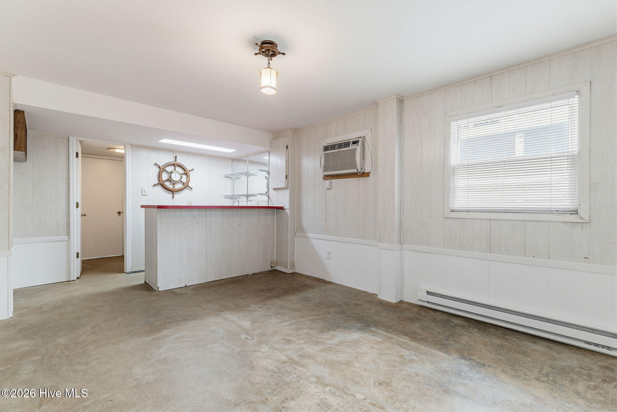 100565875 | Photo 42