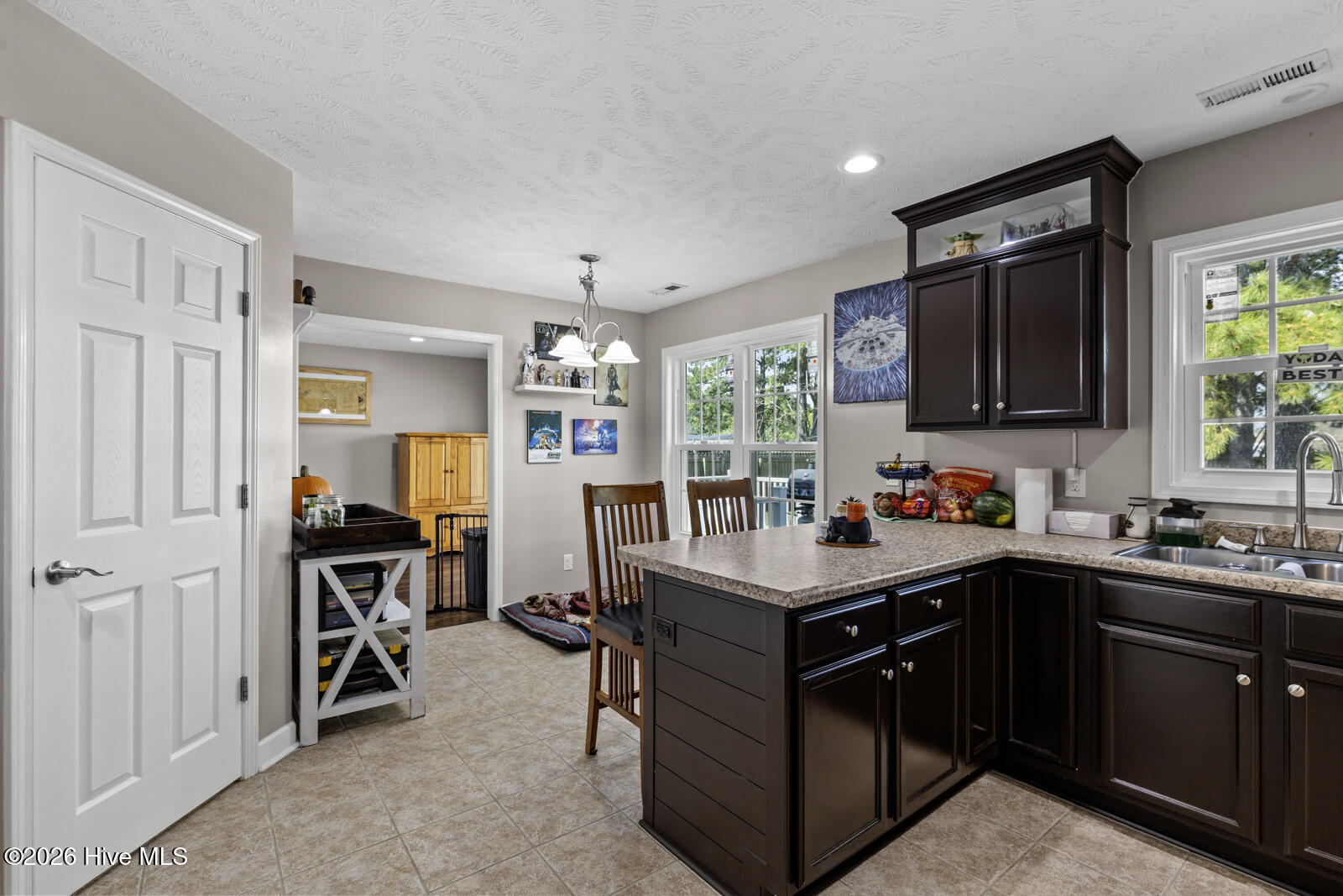 100564296 | Photo 11