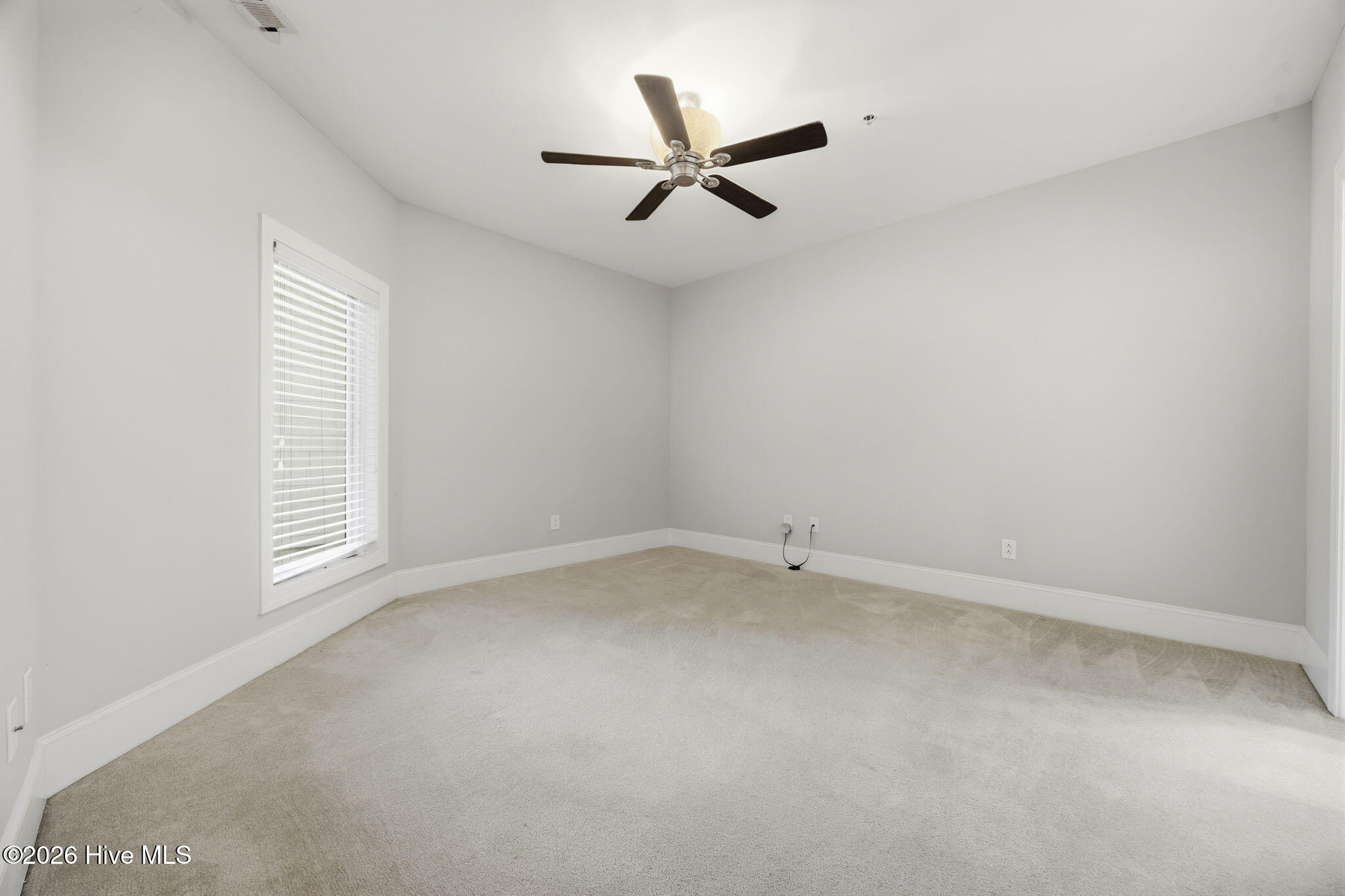 100569060 | Photo 25