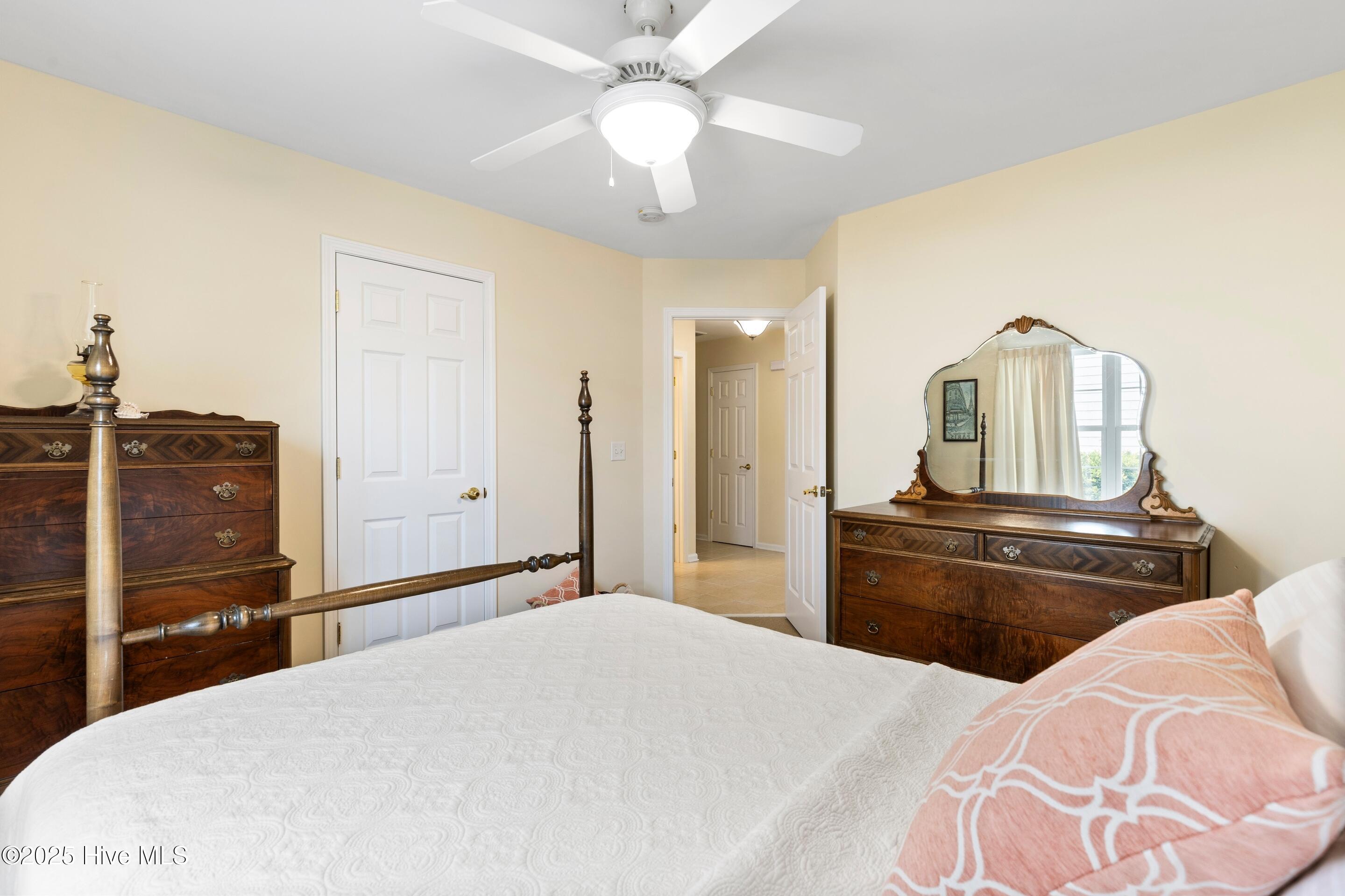 100528797 | Photo 36