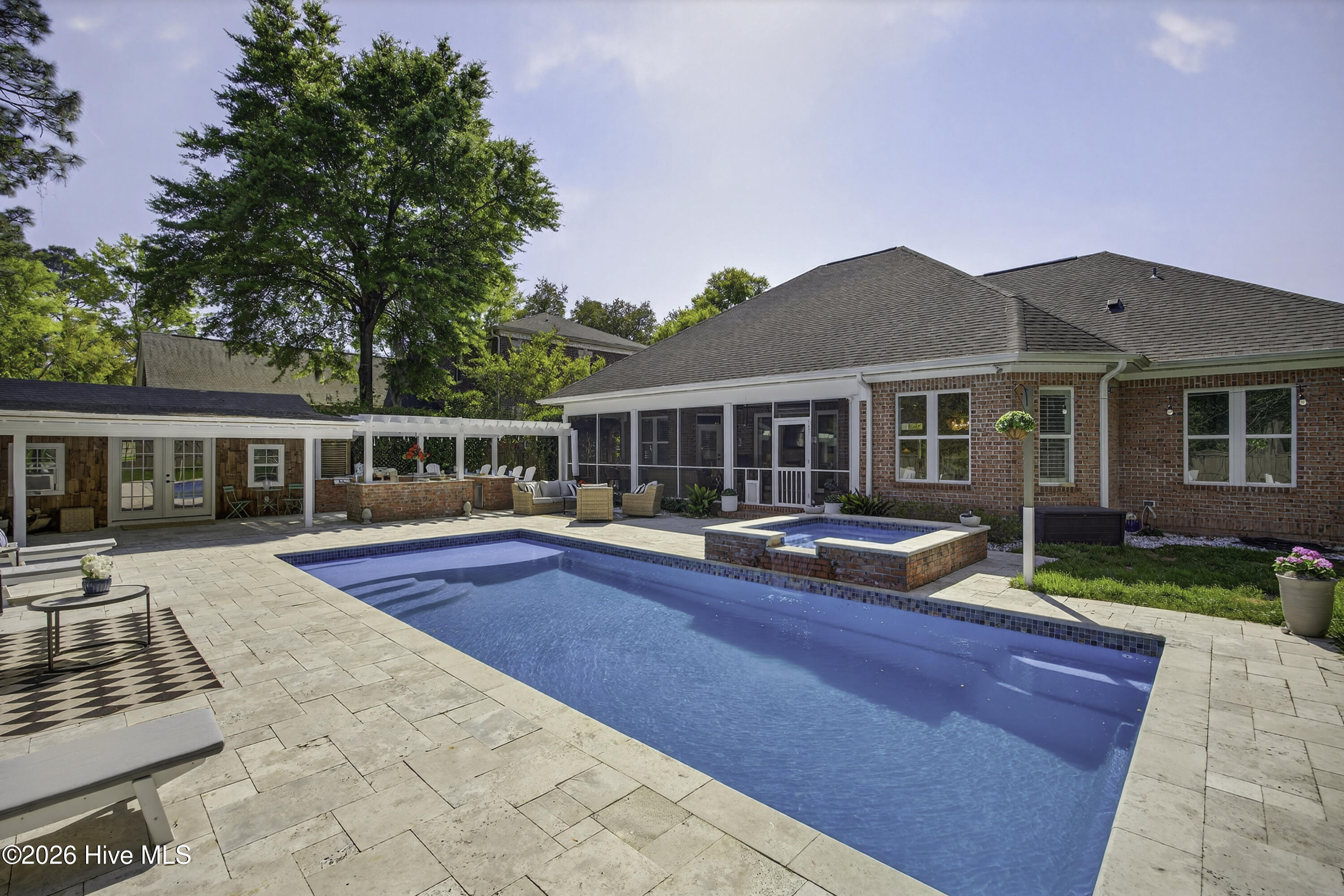 100564665 | Photo 58