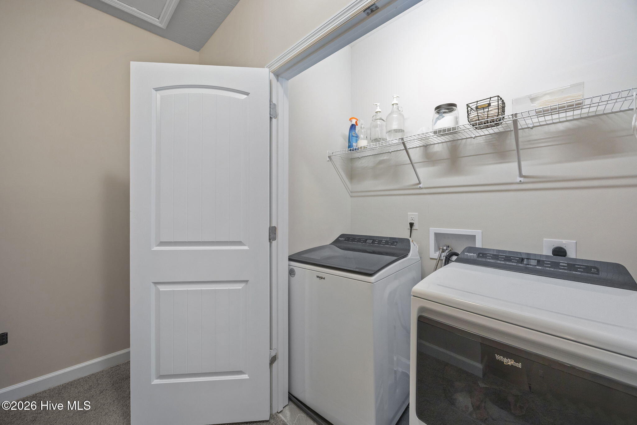 100557596 | Photo 24