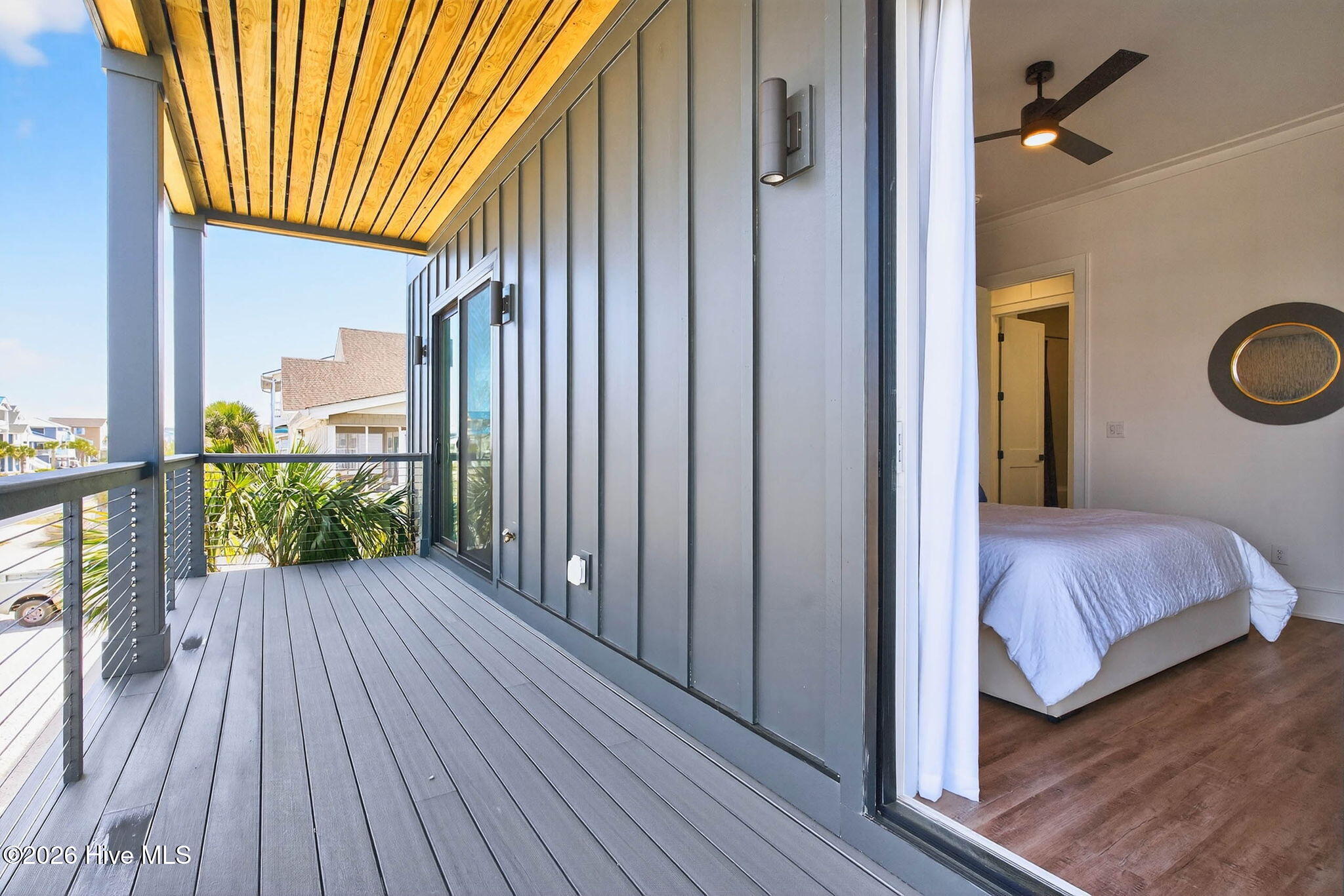 100565153 | Photo 45