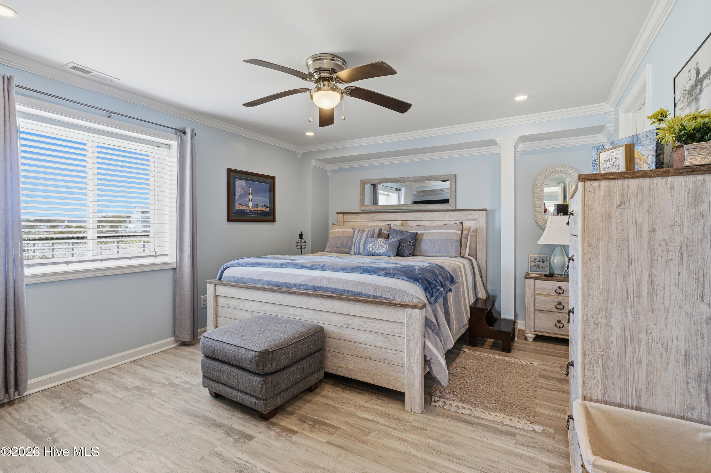 100564102 | Photo 45