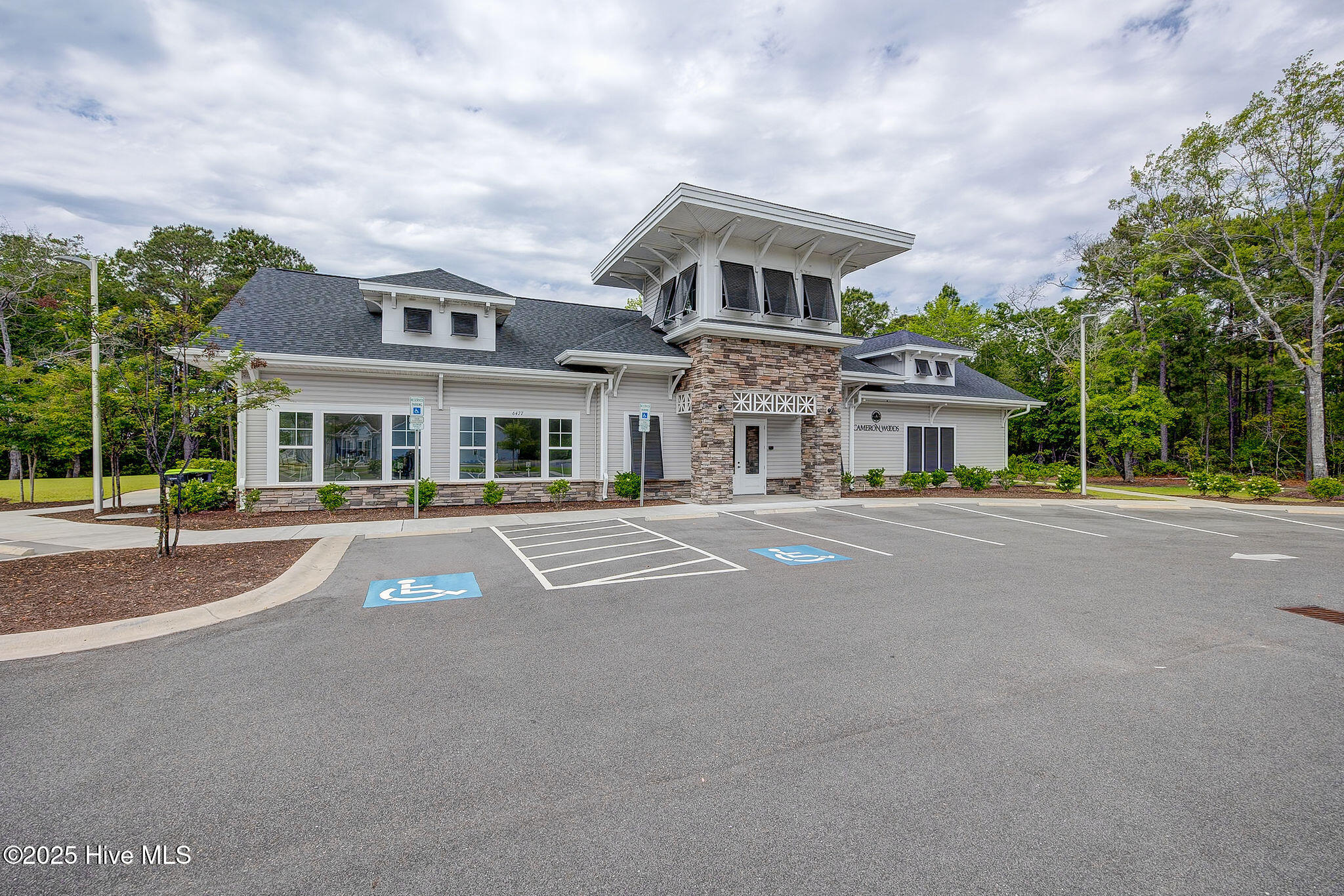 100506096 | Photo 38