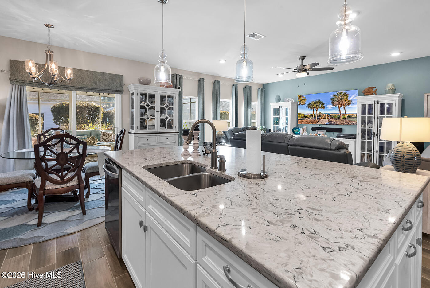 100553360 | Photo 16