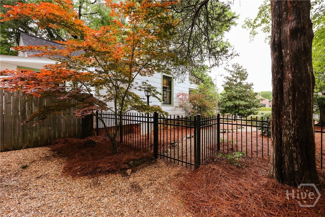 905 Oglethorpe Avenue