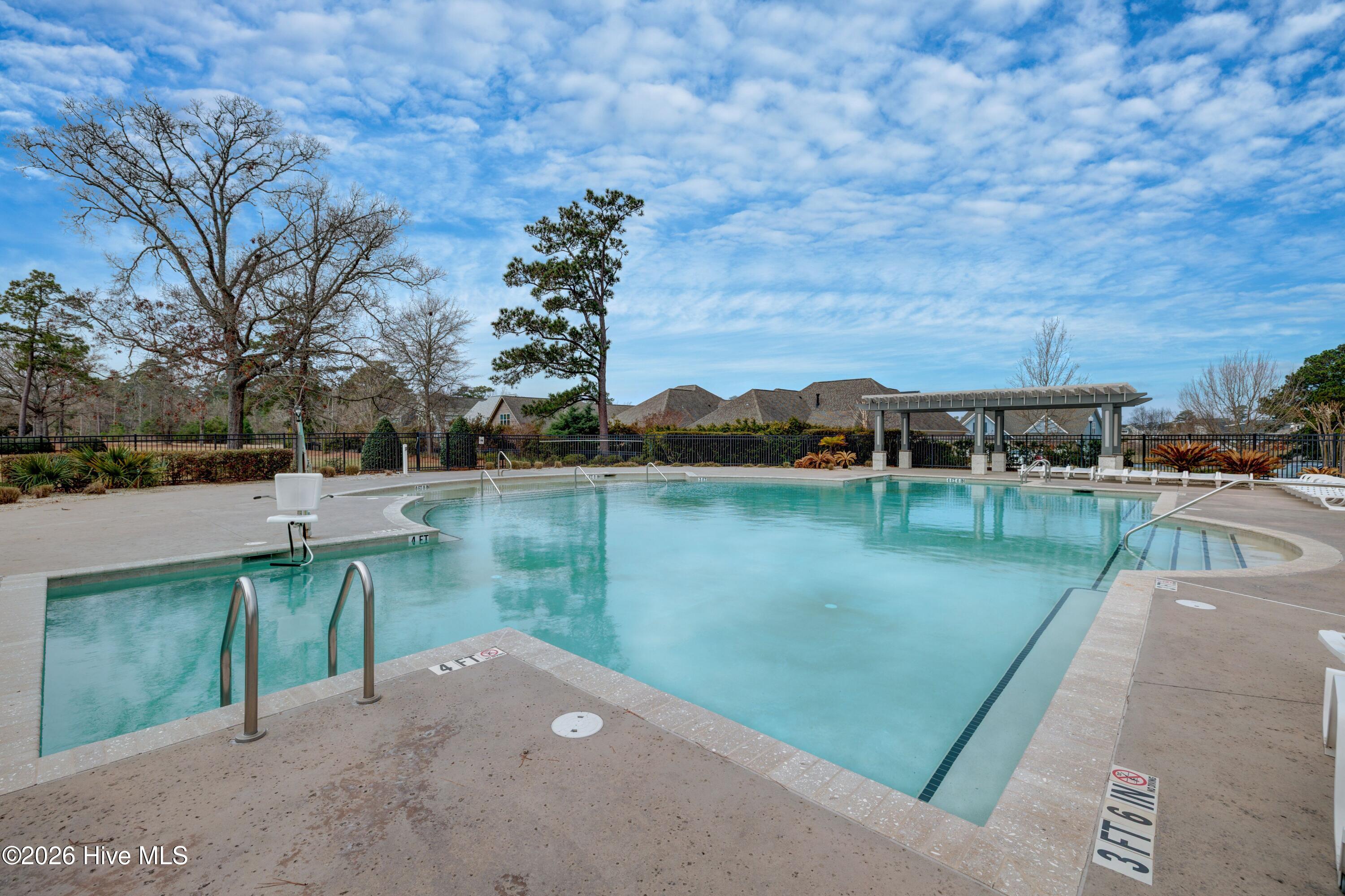 100553083 | Photo 53