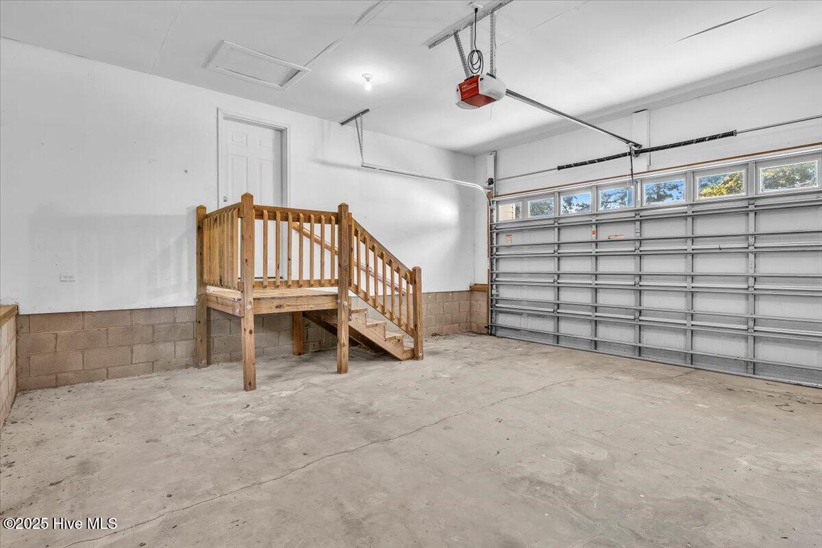 100543135 | Photo 32