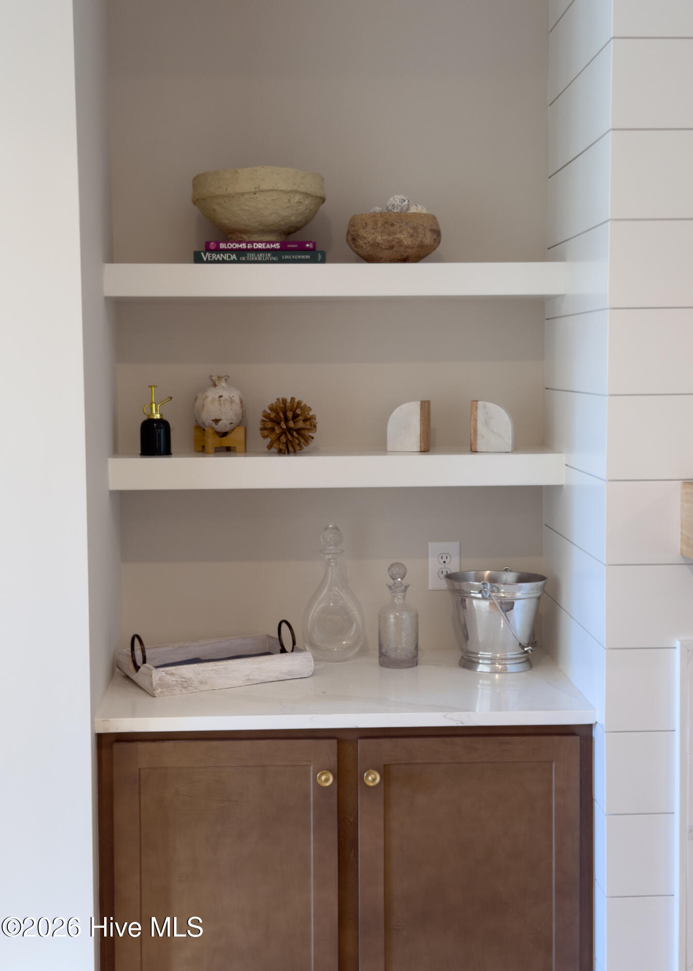 100558184 | Photo 31