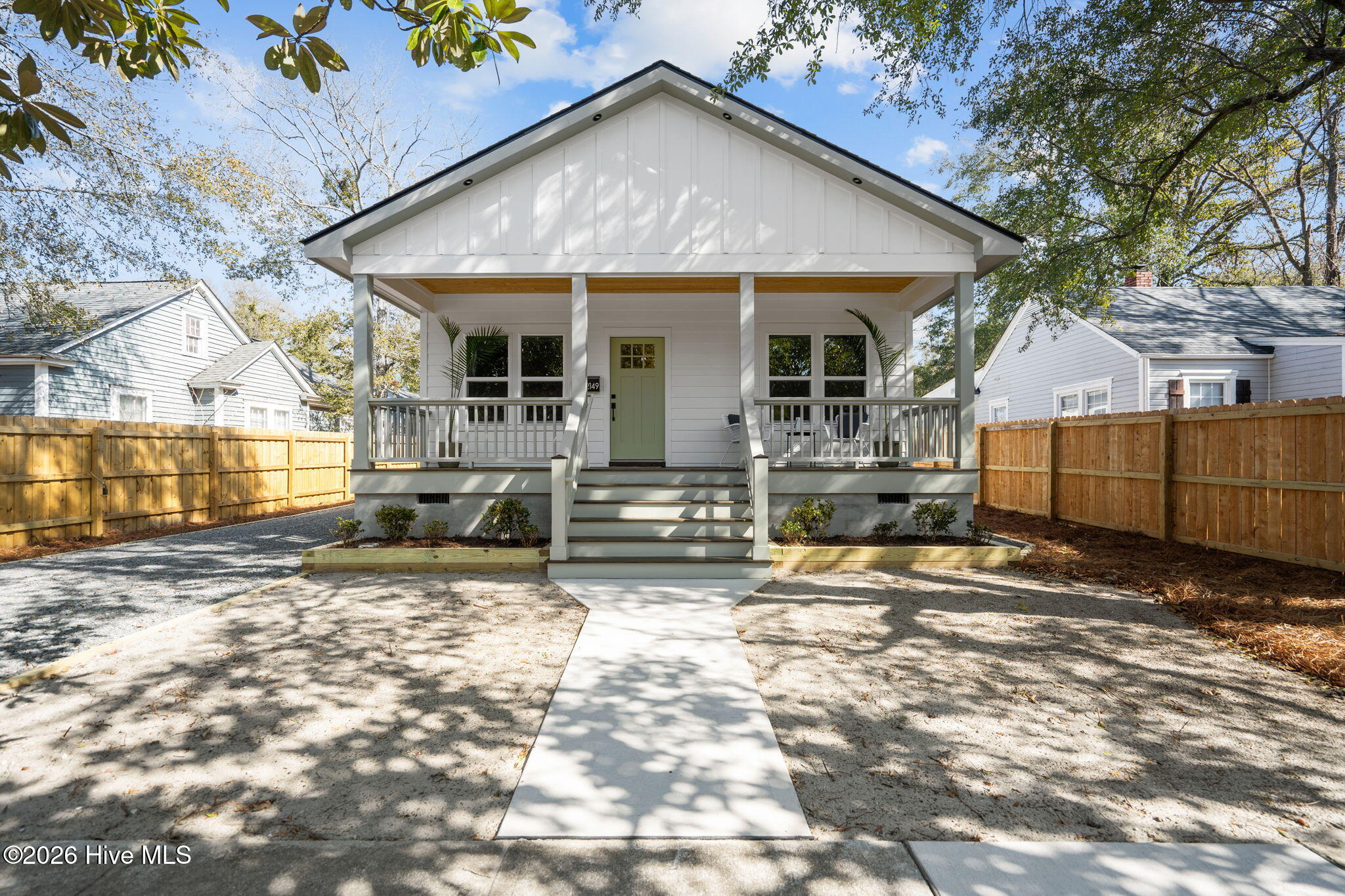 100553901 | Photo 44