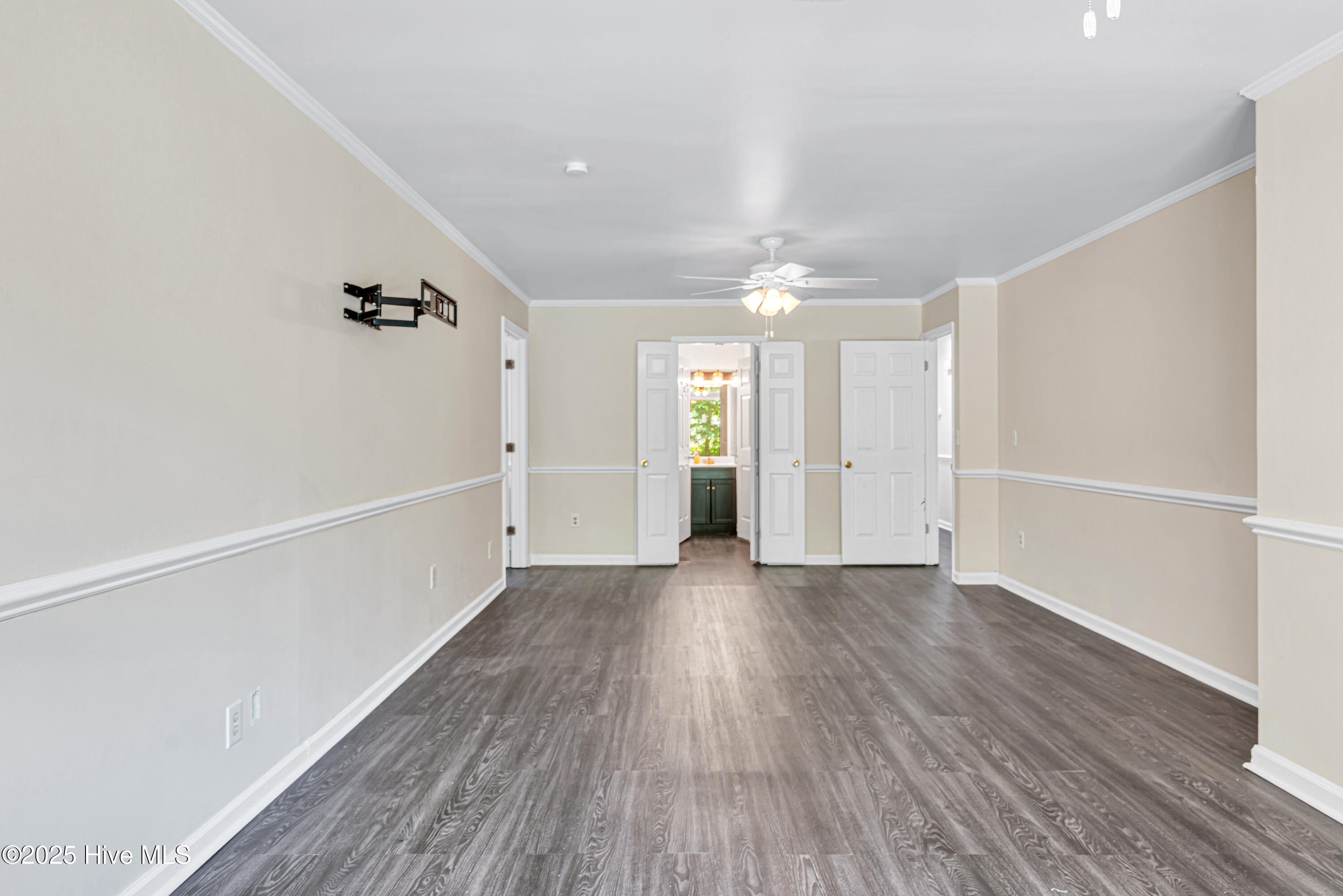 100536398 | Photo 32