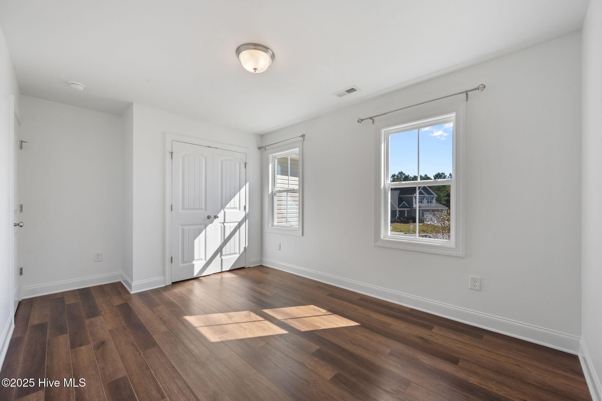 100538964 | Photo 28