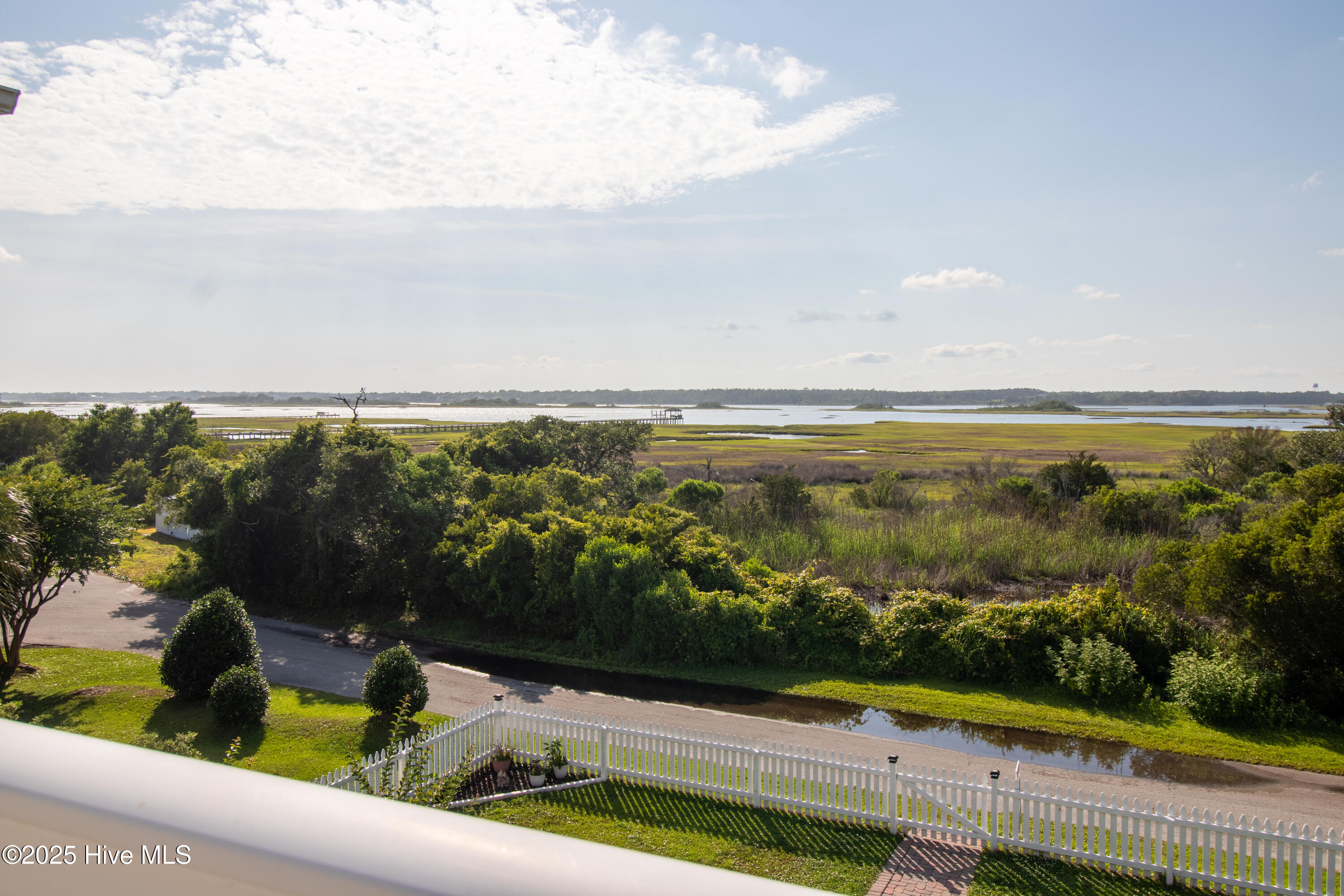 100535600 | Photo 39