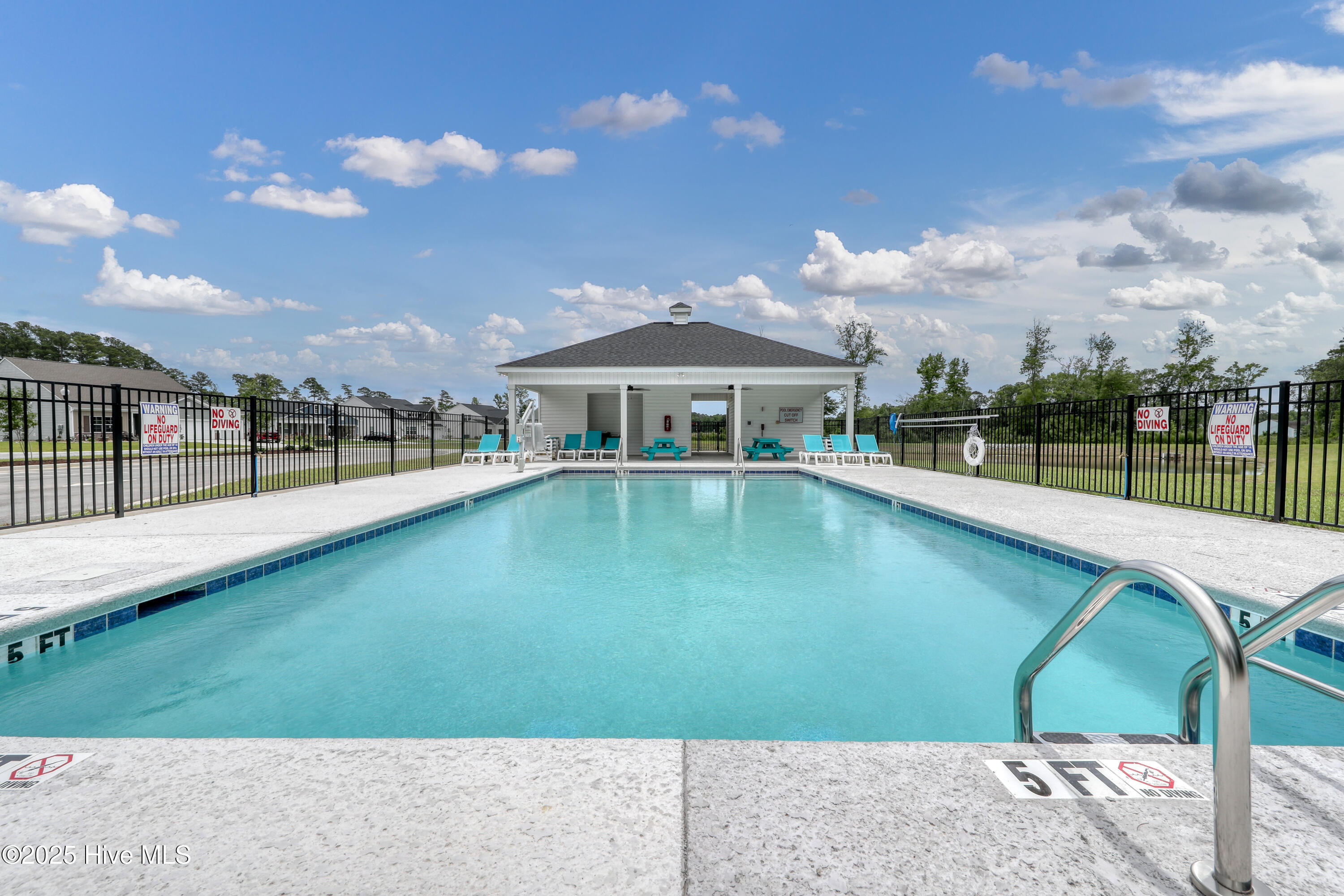 100517565 | Photo 52