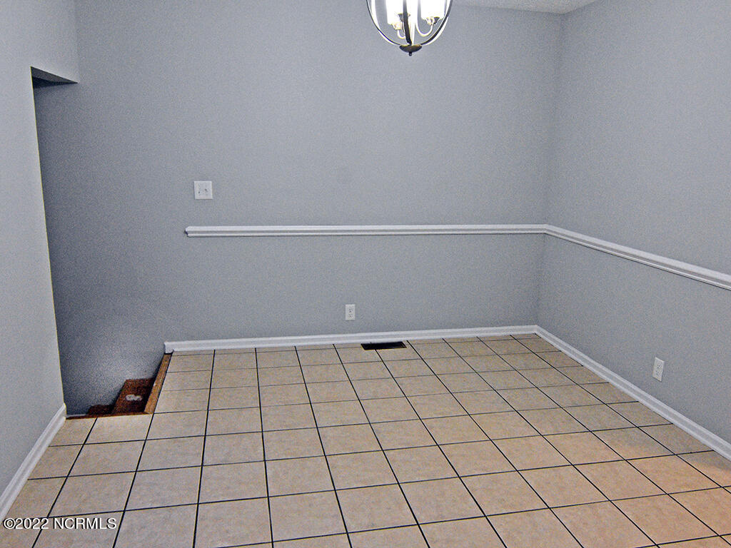 100535873 | Photo 12