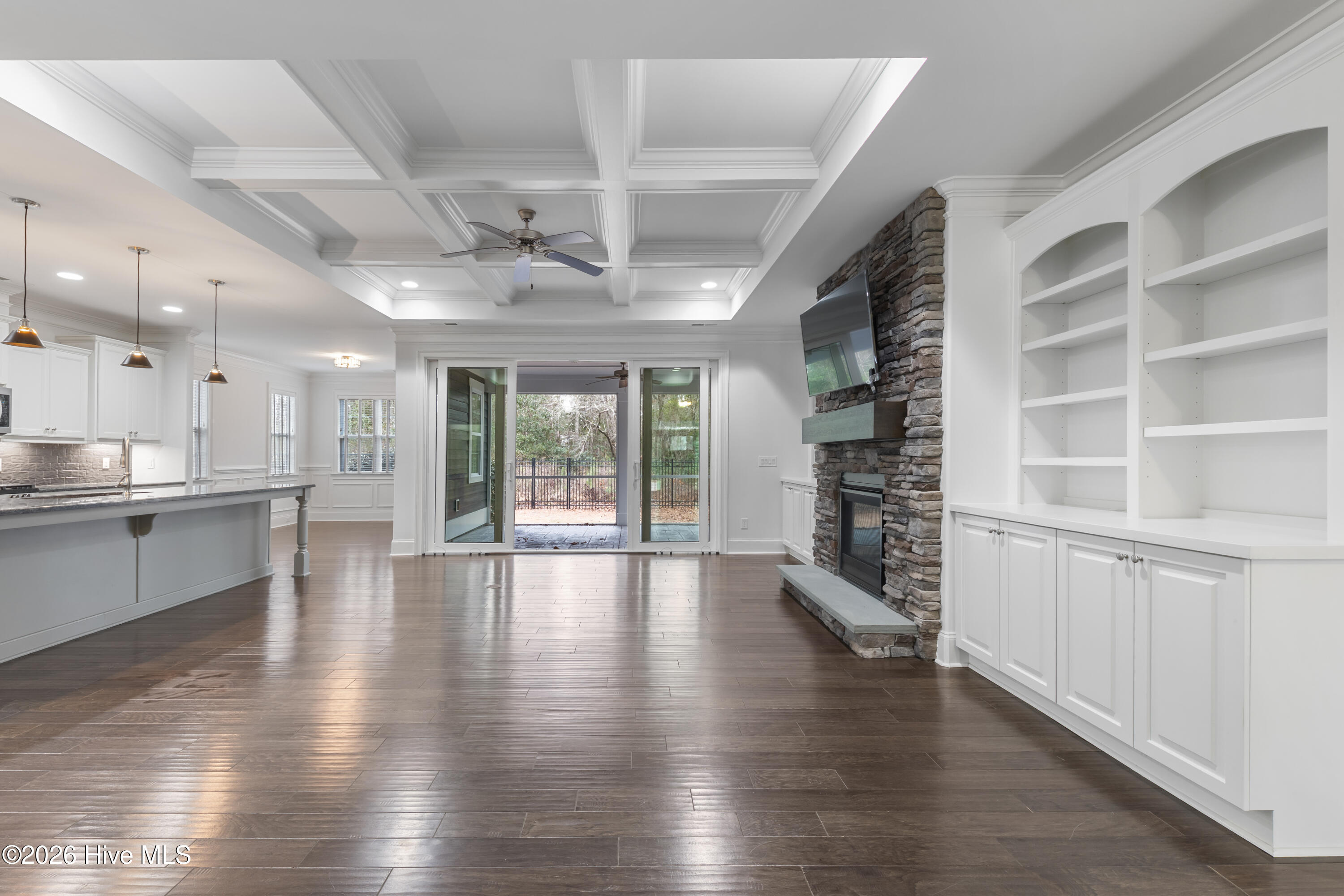 100554356 | Photo 11